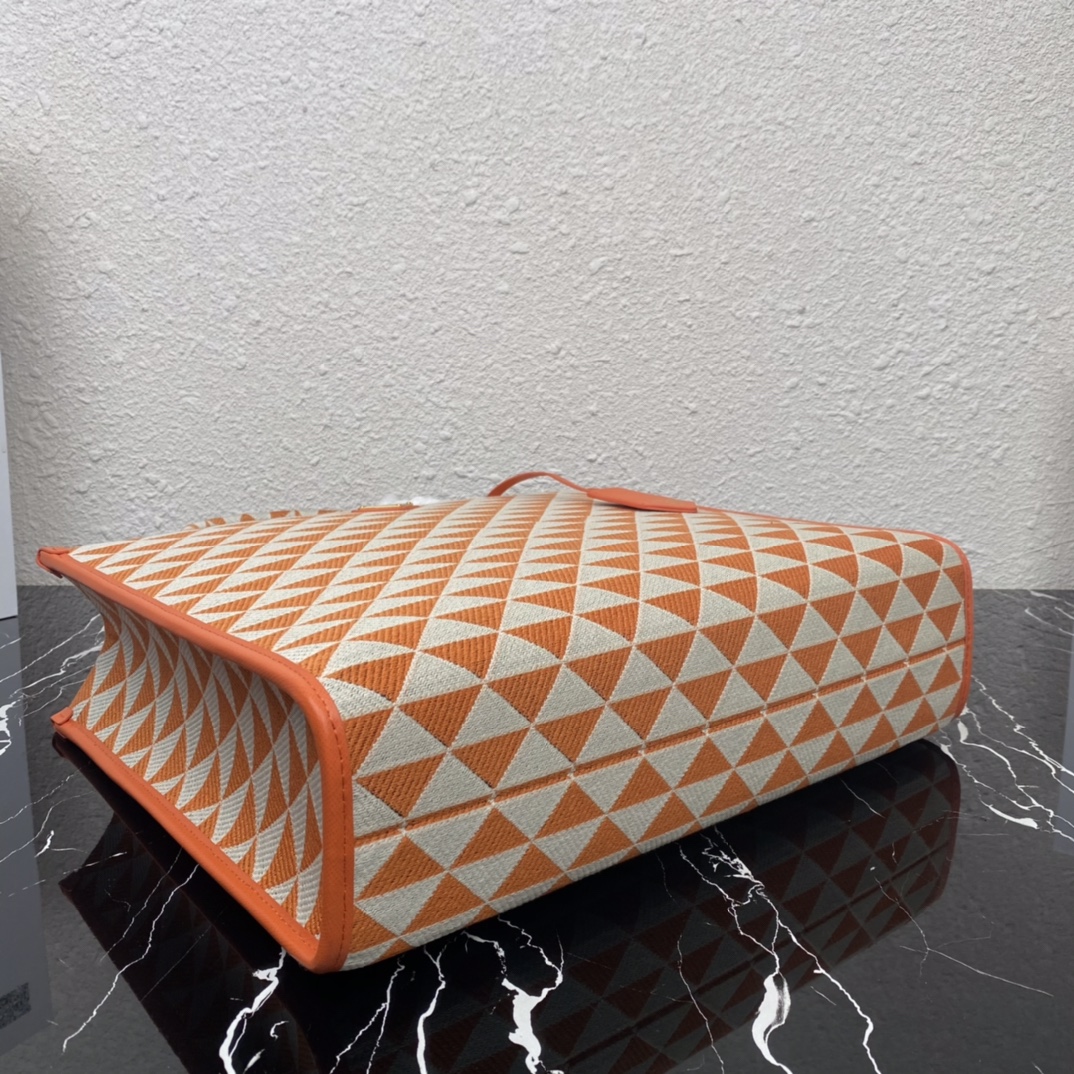 Pra*a small tote in saffiano leather 1ba356-39*31*11cm