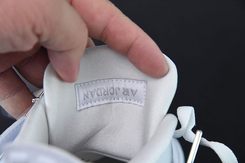 AIR 4 Pure Money AJ4 308497-100
