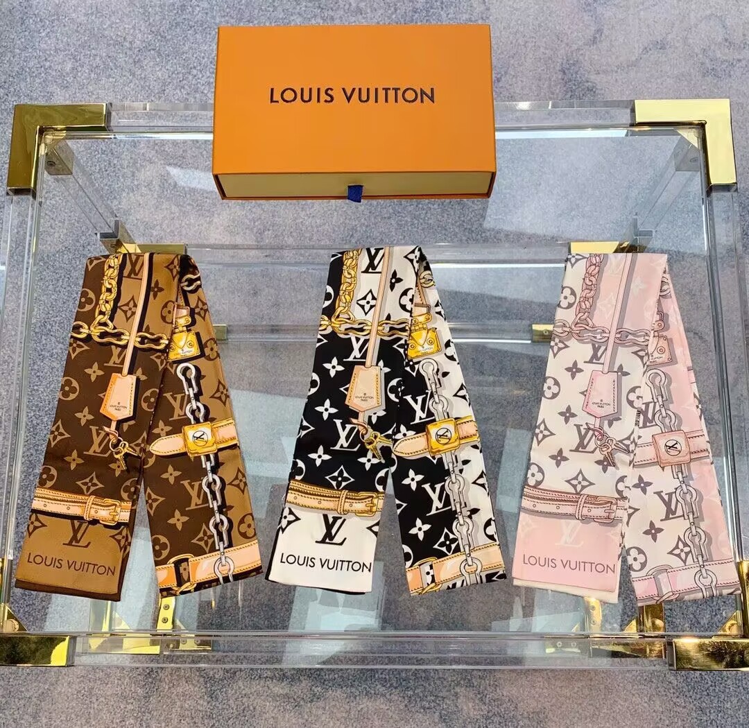 l**is V*t*n hair band