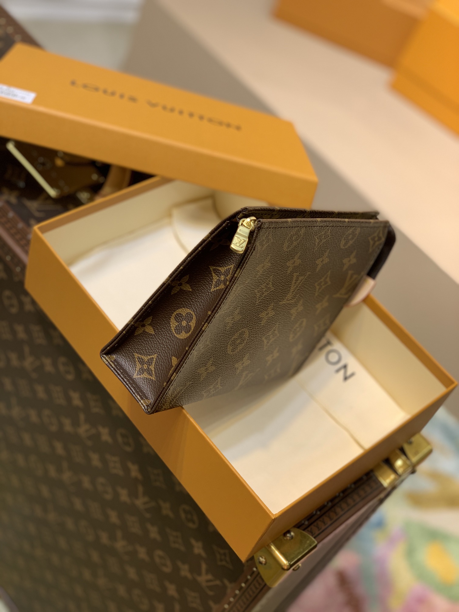 l**is V*t*n toiletry pouch -19* 15*6cm