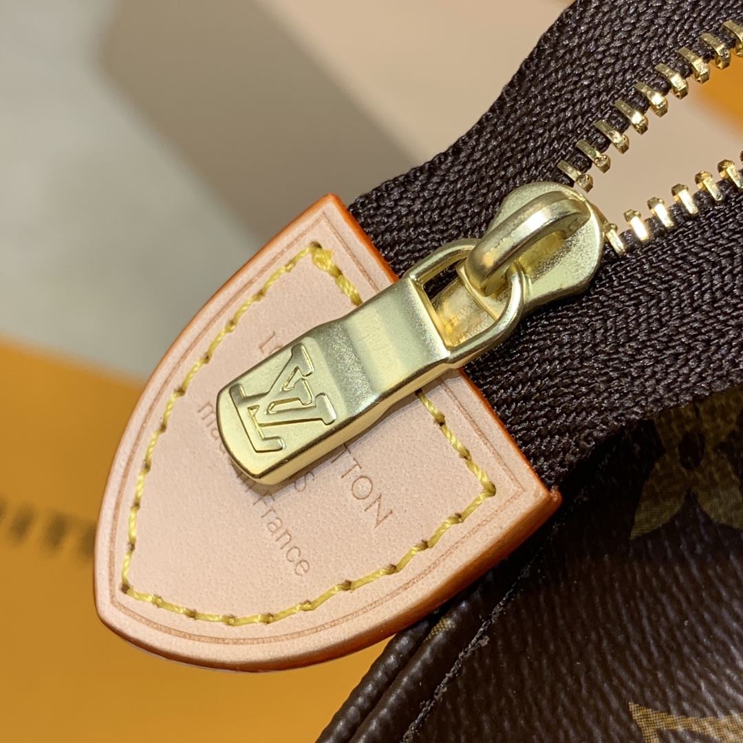 l**is V*t*n toiletry pouch -19* 15*6cm