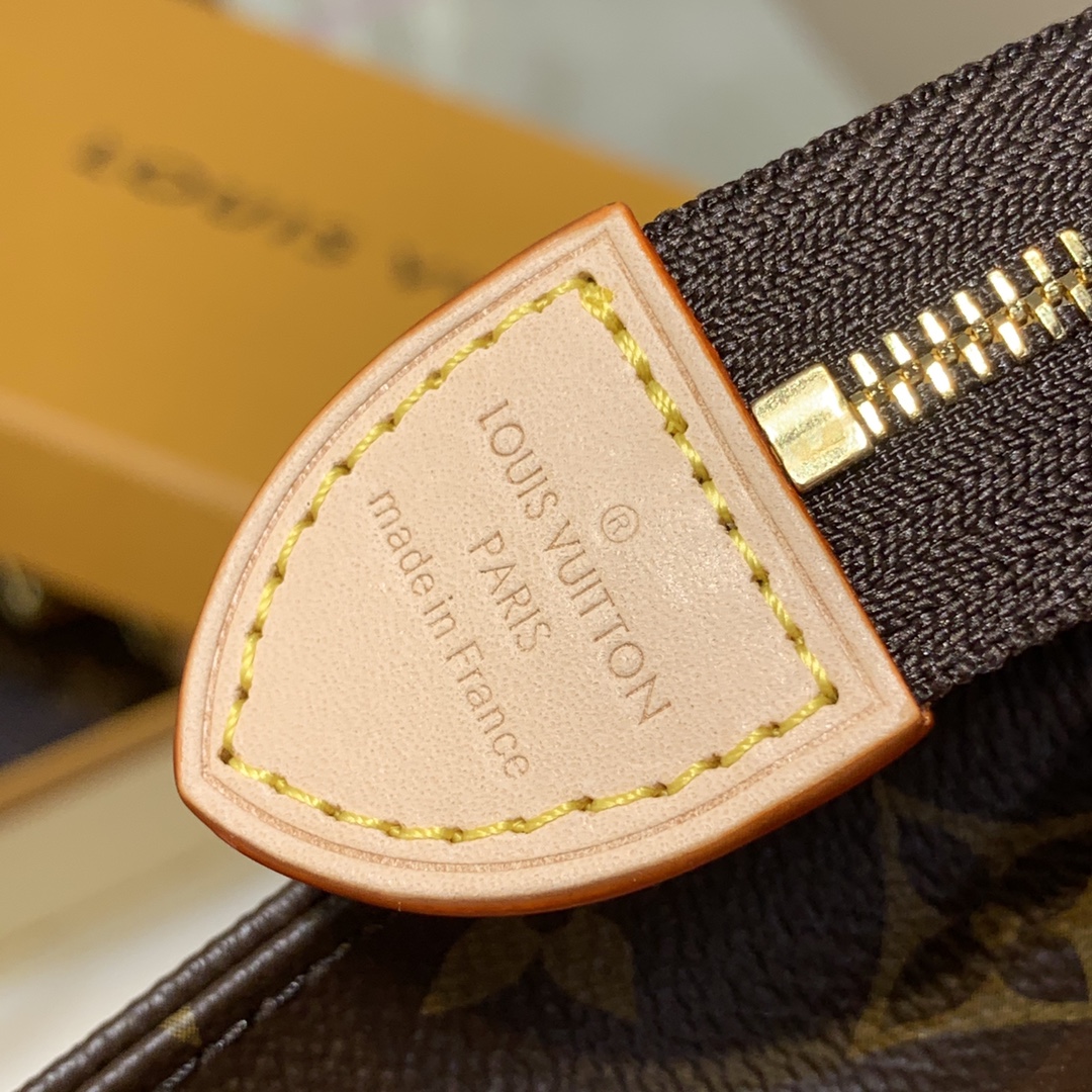 l**is V*t*n toiletry pouch -19* 15*6cm