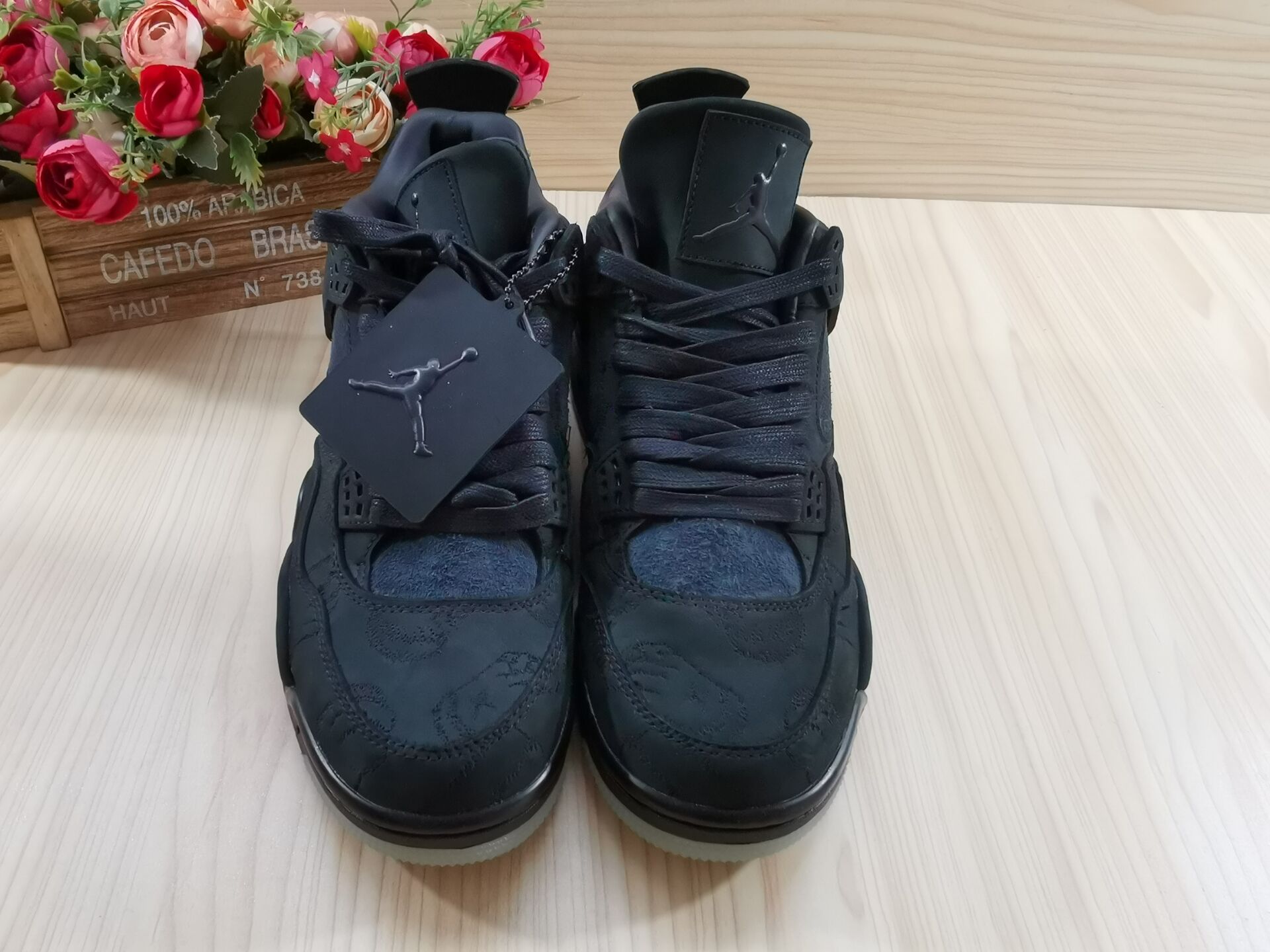 AIR JORDAN 4 RETRO KAWS "KAWS" 930155-001