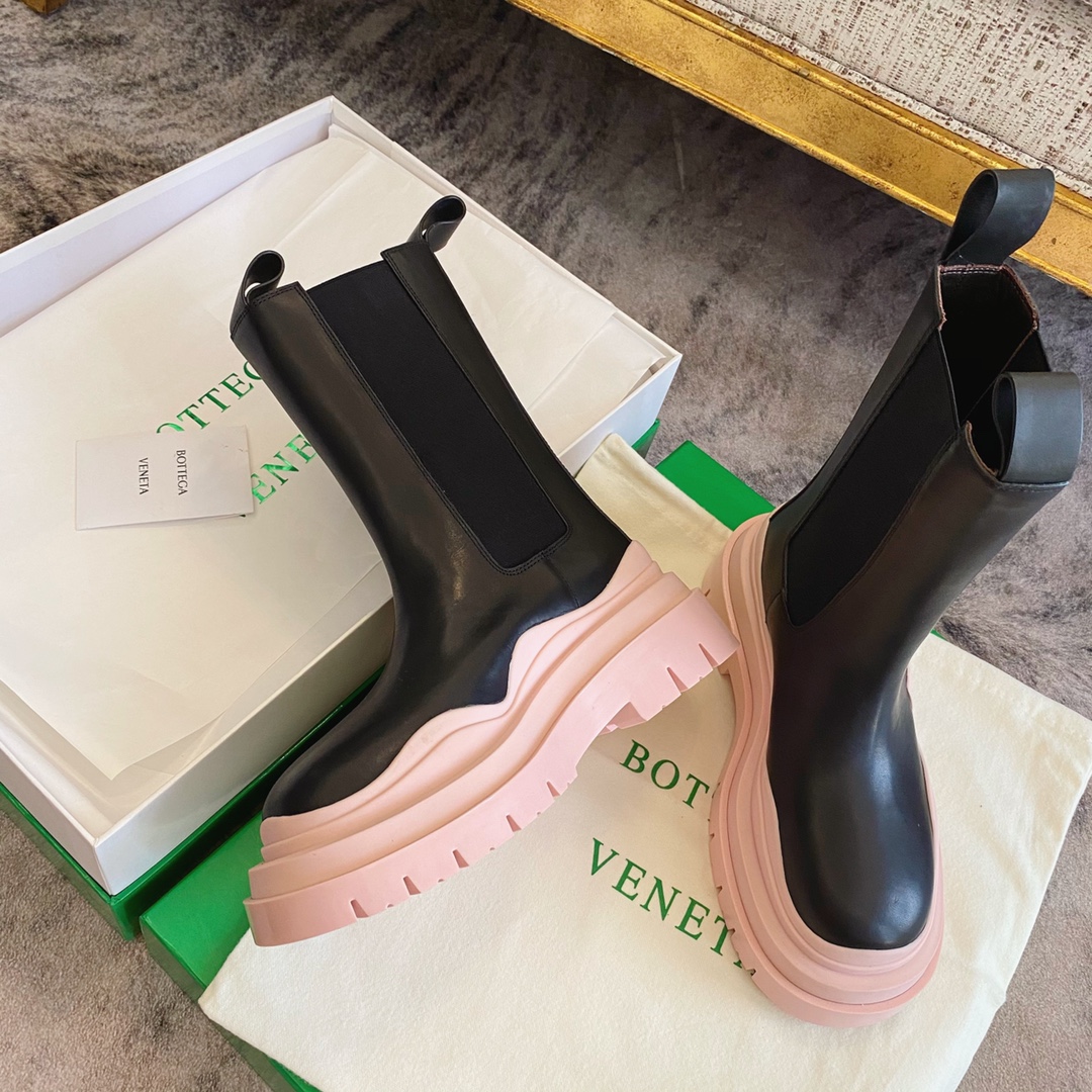 Bo*te*ga ve*ne*ta boots