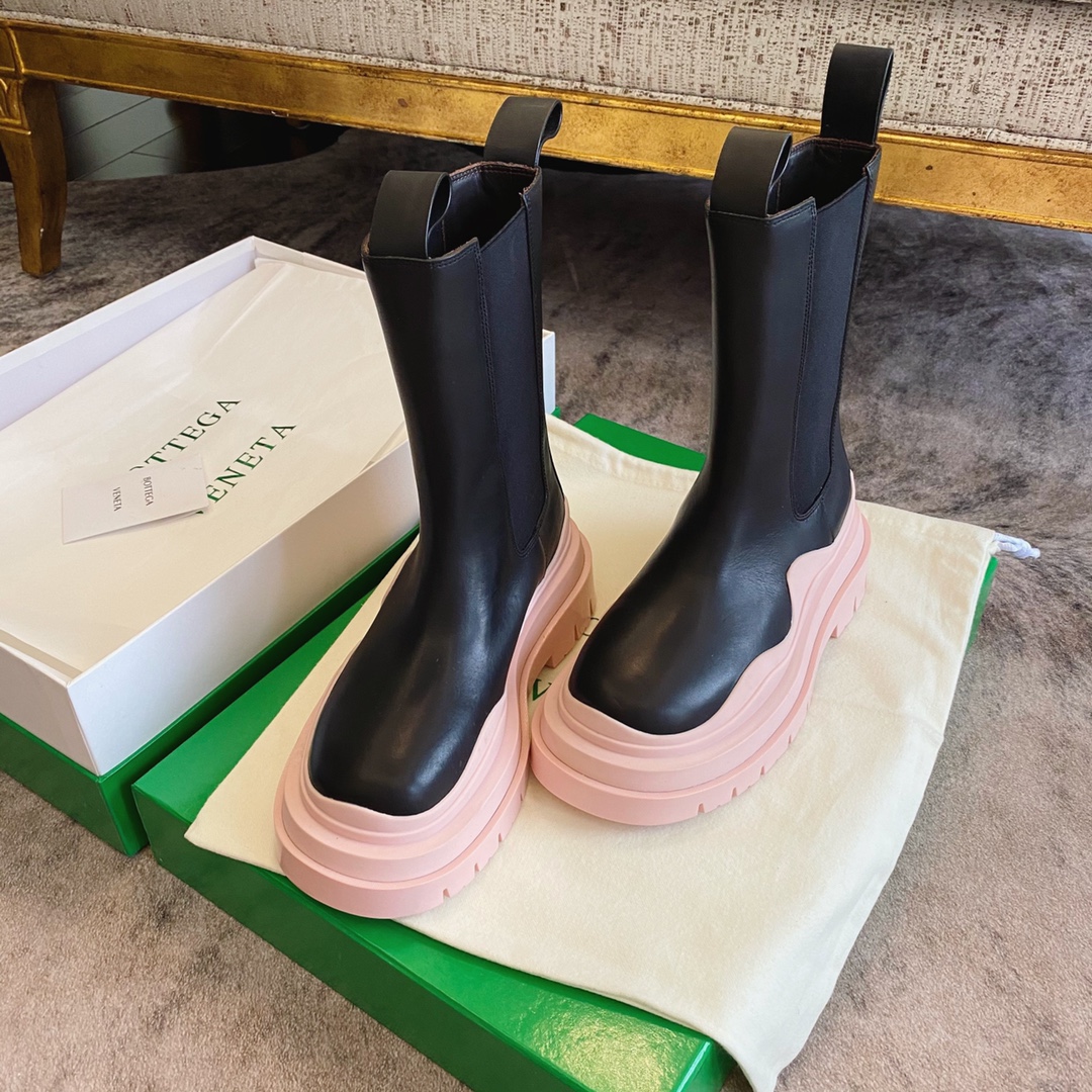 Bo*te*ga ve*ne*ta boots