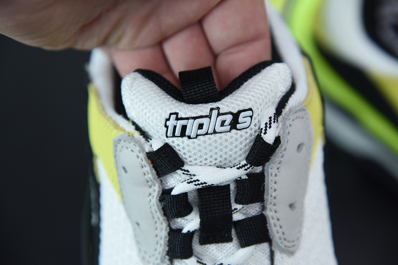 Ba*len*cia*ga triple s