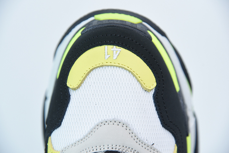 Ba*len*cia*ga triple s