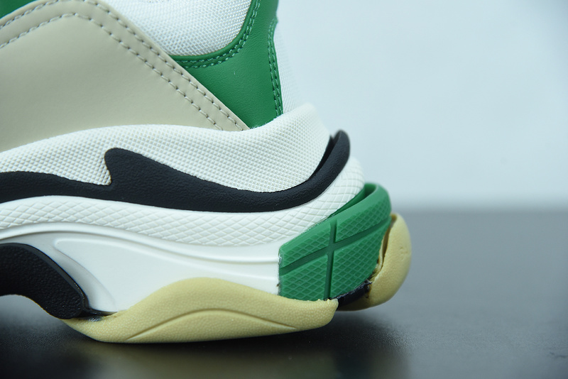 Ba*len*cia*ga triple s