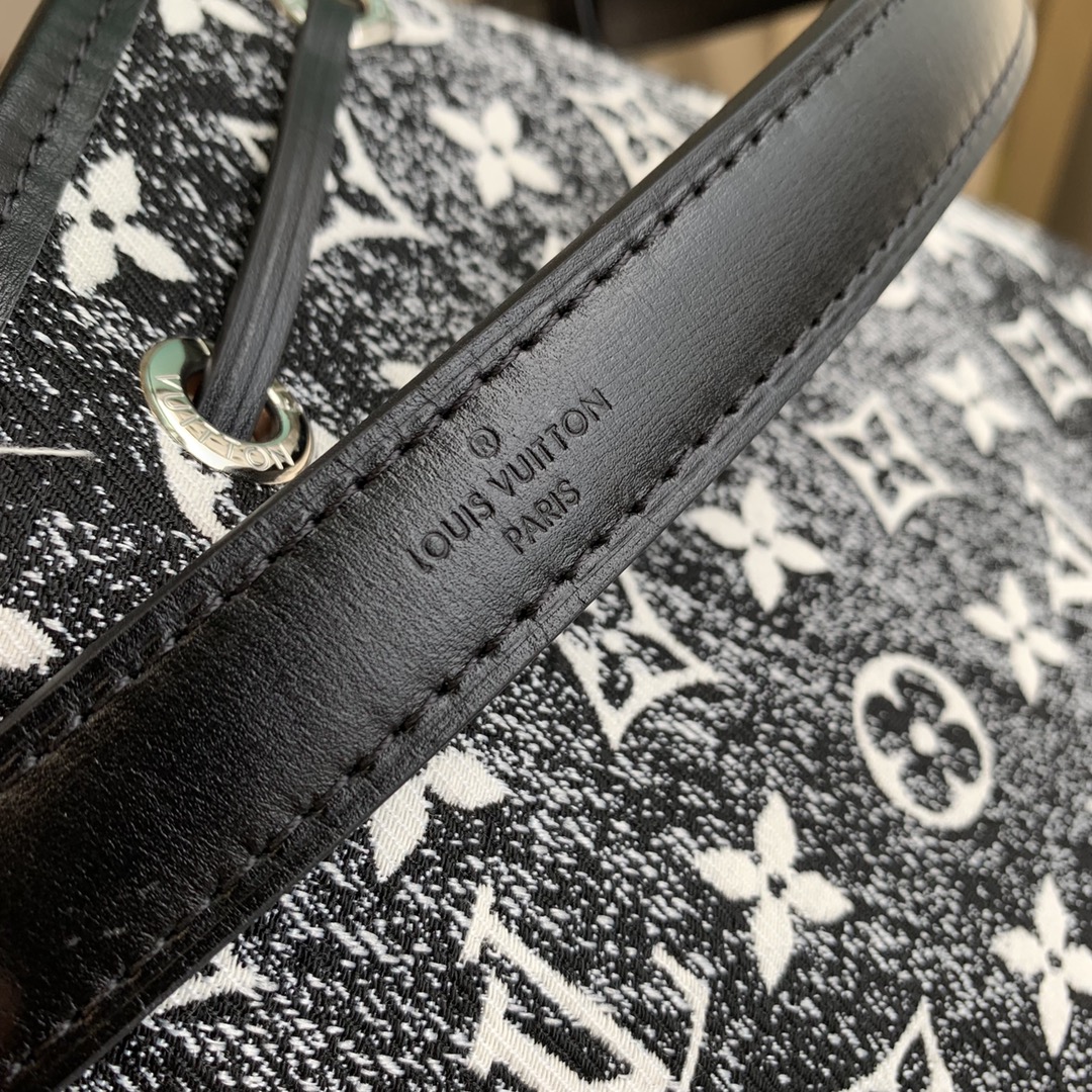 l**is V*t*n petit noé -25*28.5*20cm