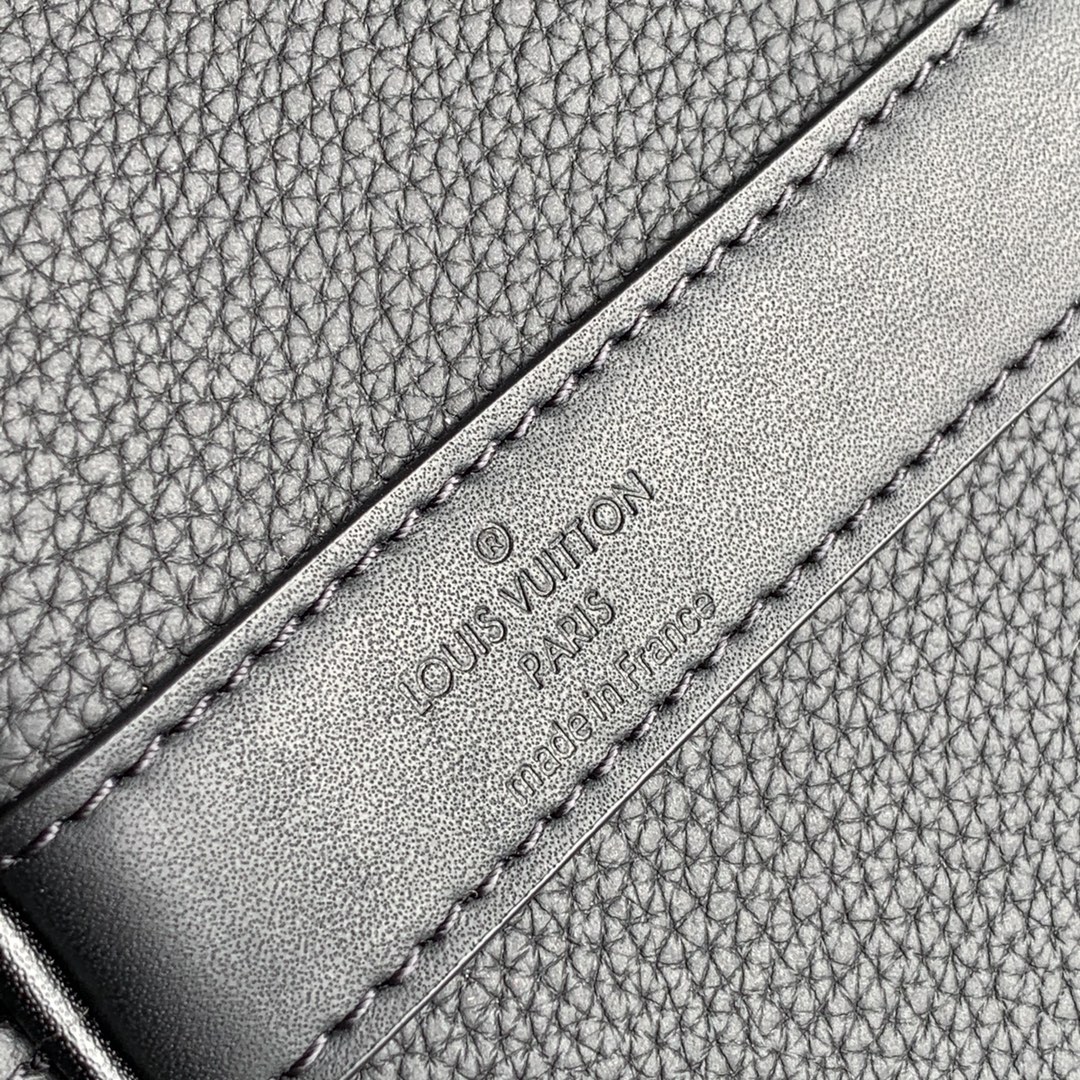 l**is V*t*n keepall bandouliÈre 40 -42*26*20cm