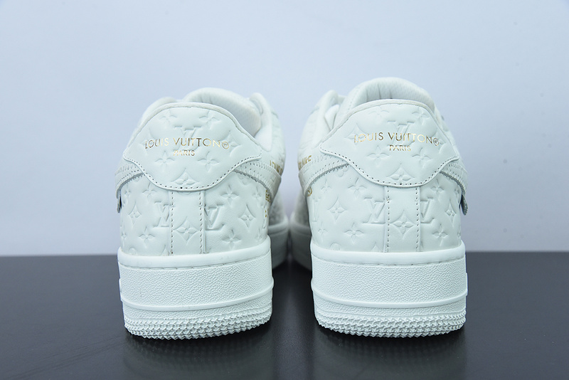 l**is V*t*n&nike air force 1 low