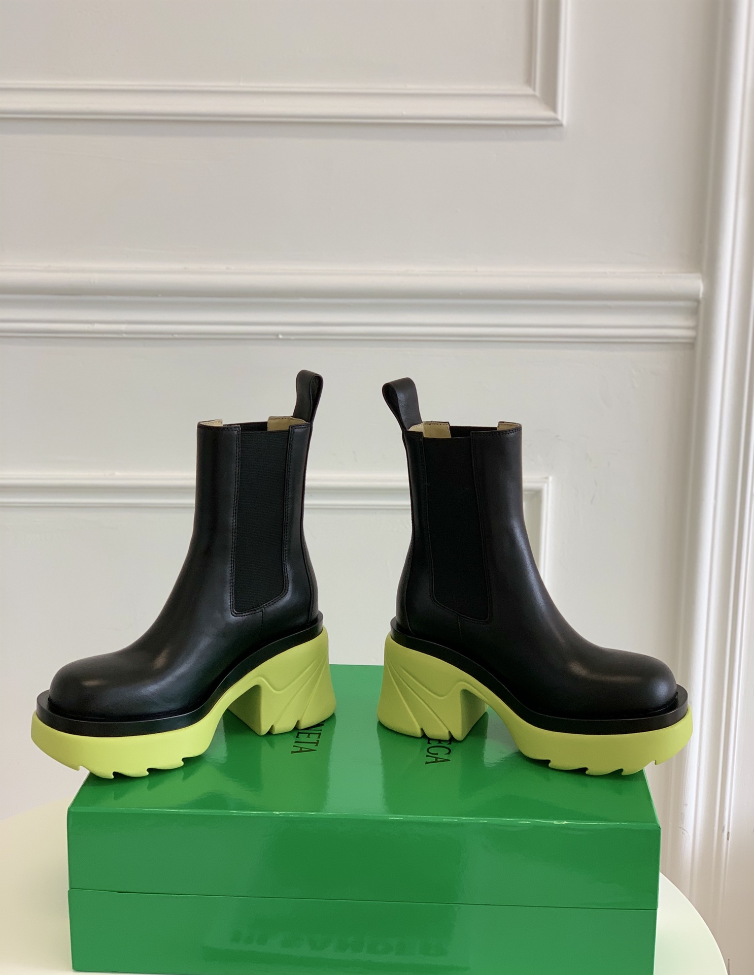 Bo*te*ga ve*ne*ta boots