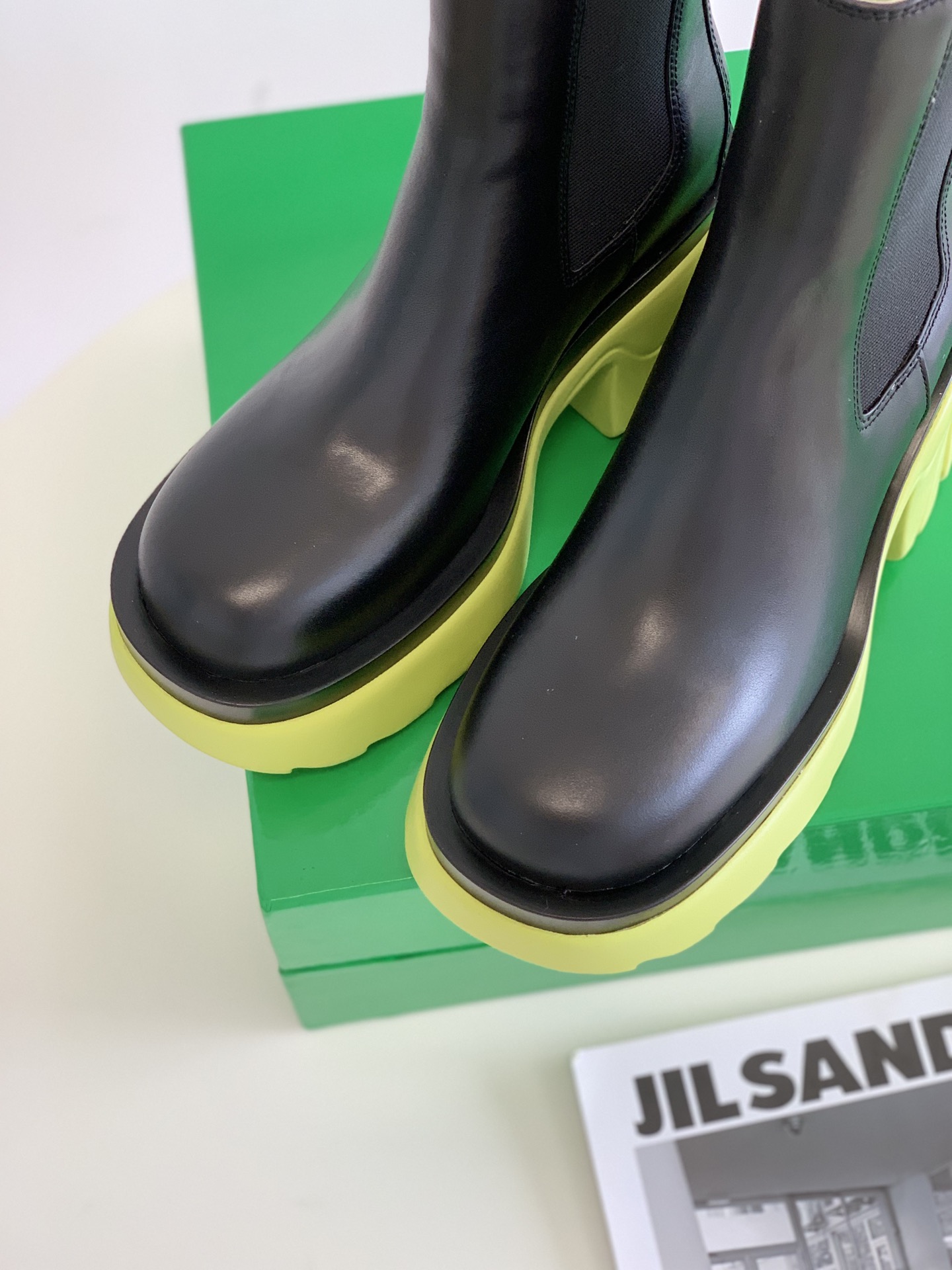 Bo*te*ga ve*ne*ta boots