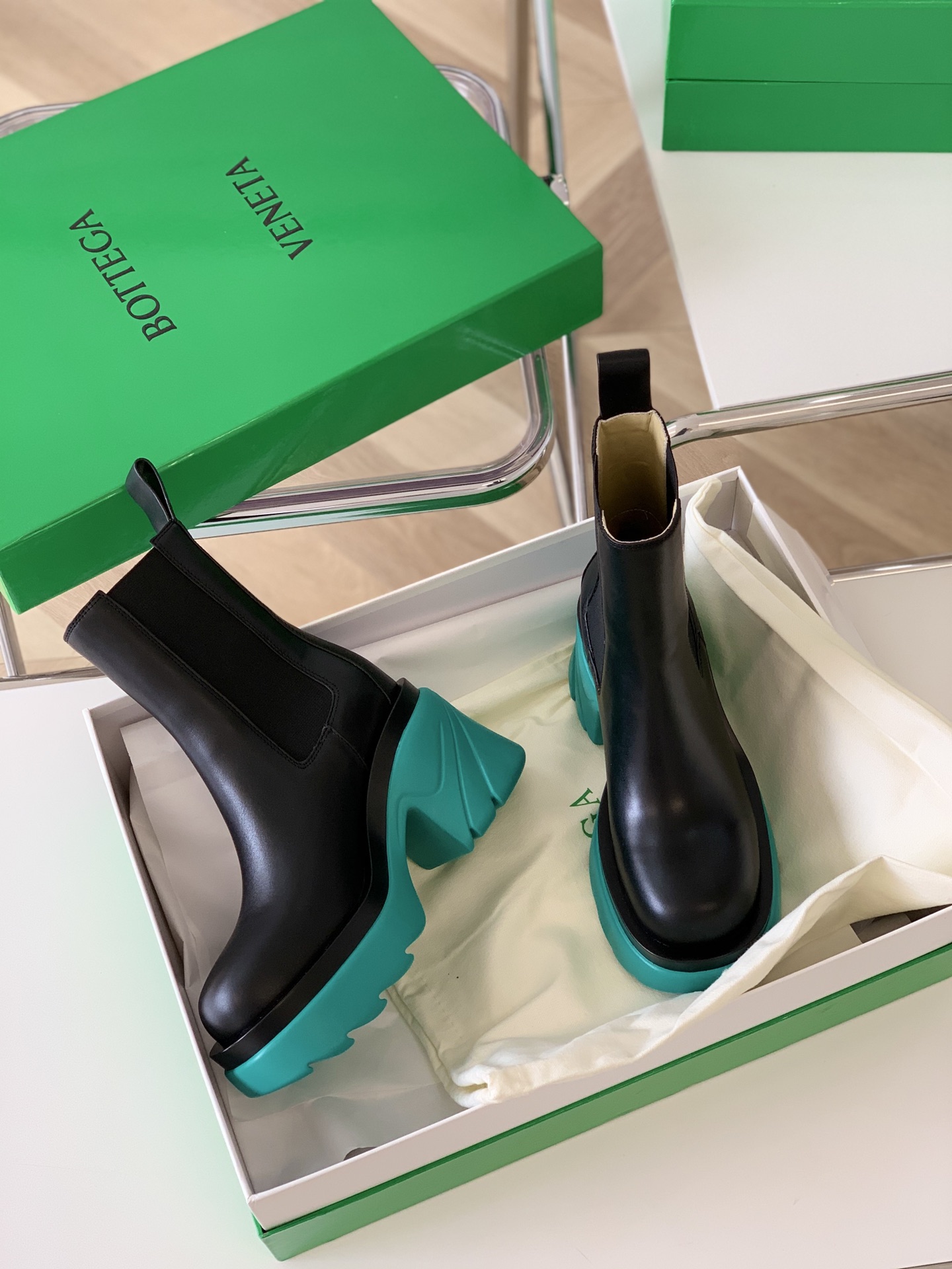 Bo*te*ga ve*ne*ta boots