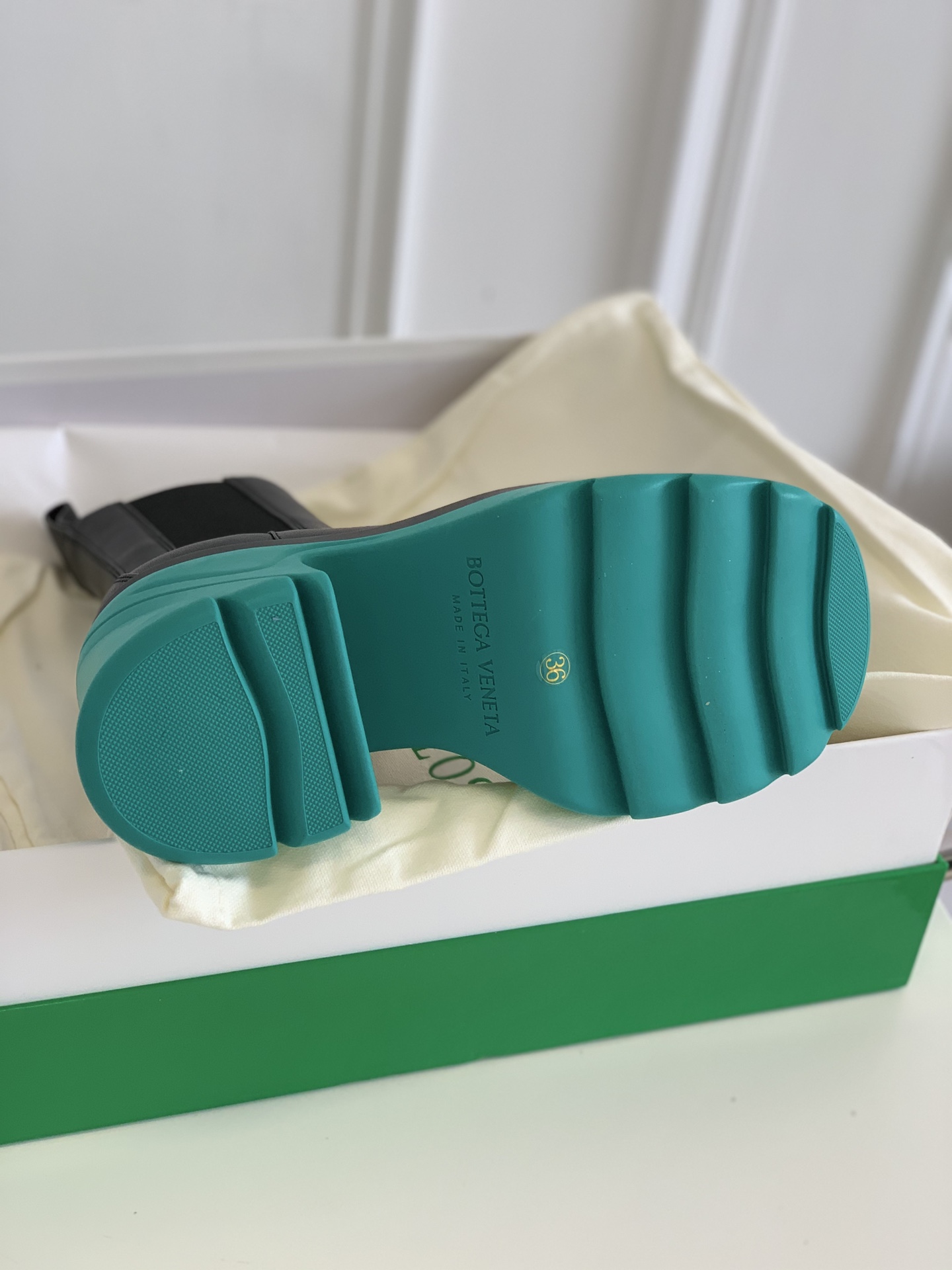 Bo*te*ga ve*ne*ta boots