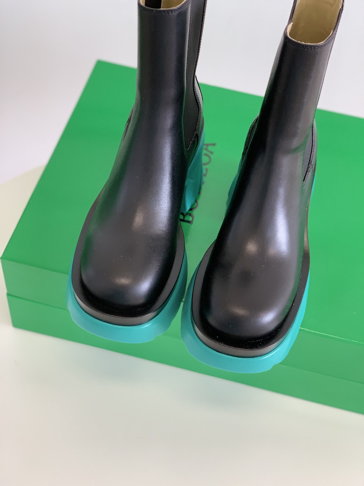 Bo*te*ga ve*ne*ta boots