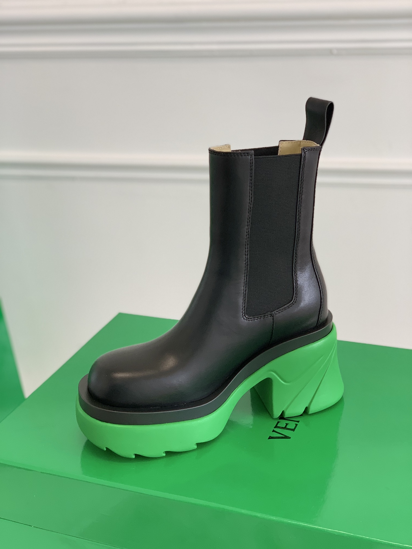 Bo*te*ga ve*ne*ta boots