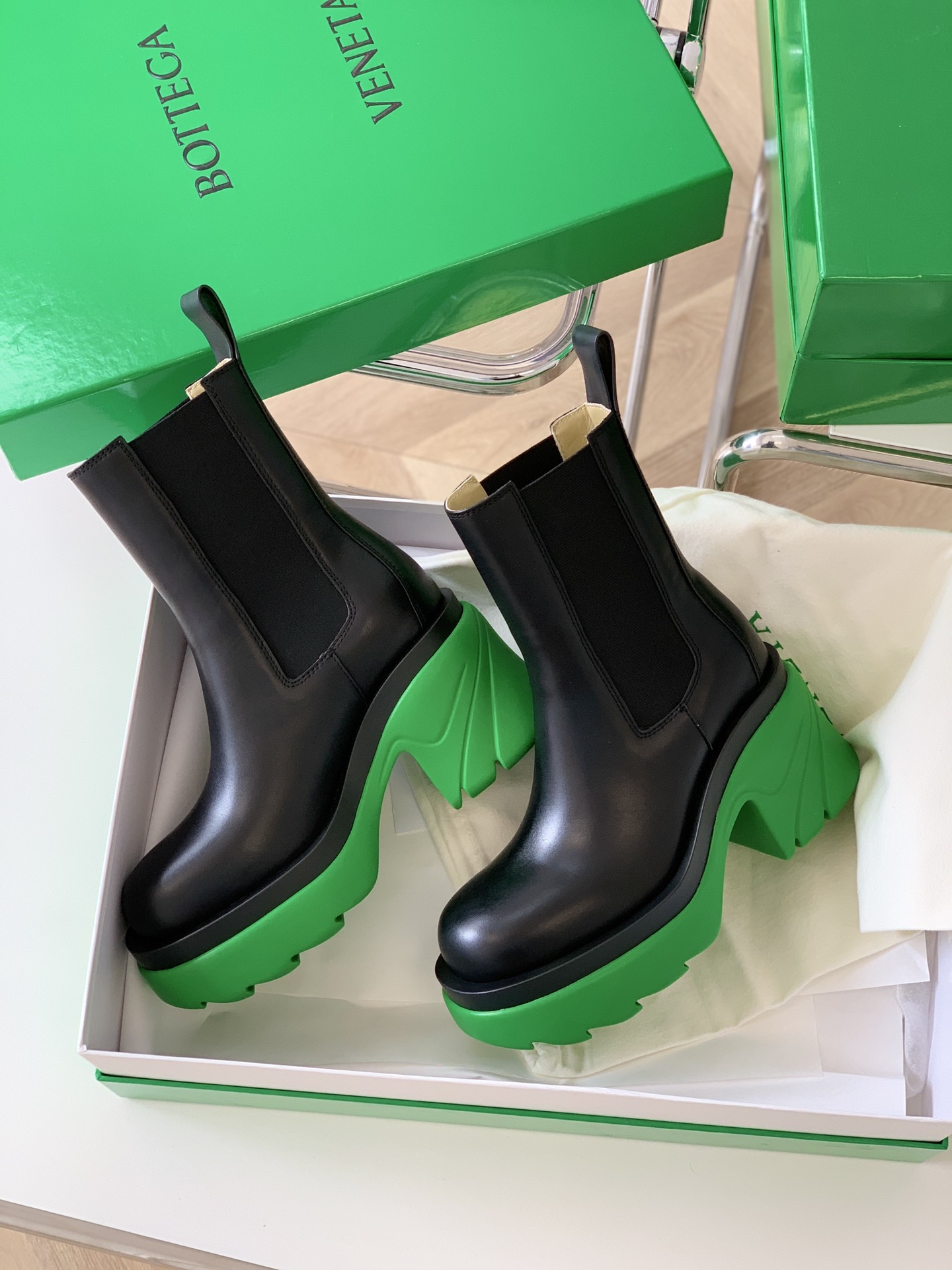 Bo*te*ga ve*ne*ta boots