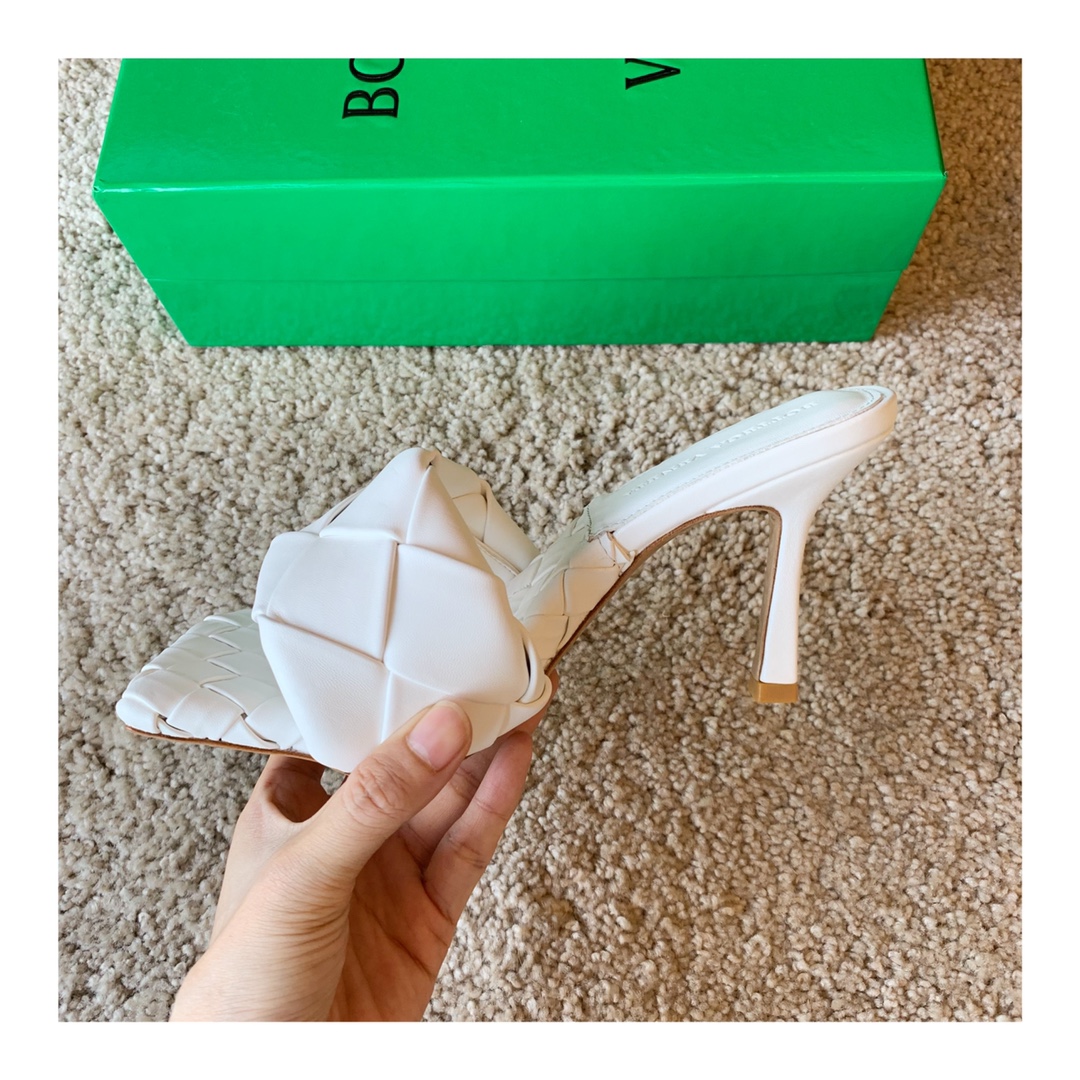 Bo*te*ga ve*ne*ta sandals