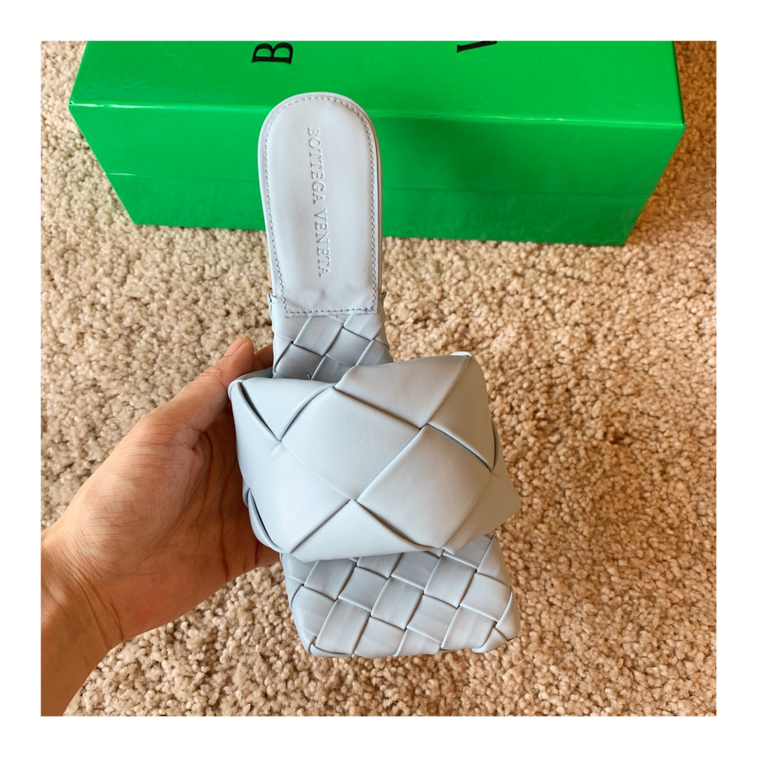 Bo*te*ga ve*ne*ta sandals