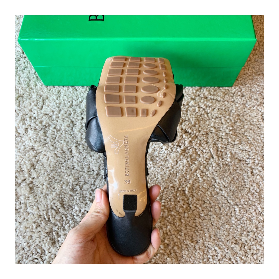 Bo*te*ga ve*ne*ta sandals
