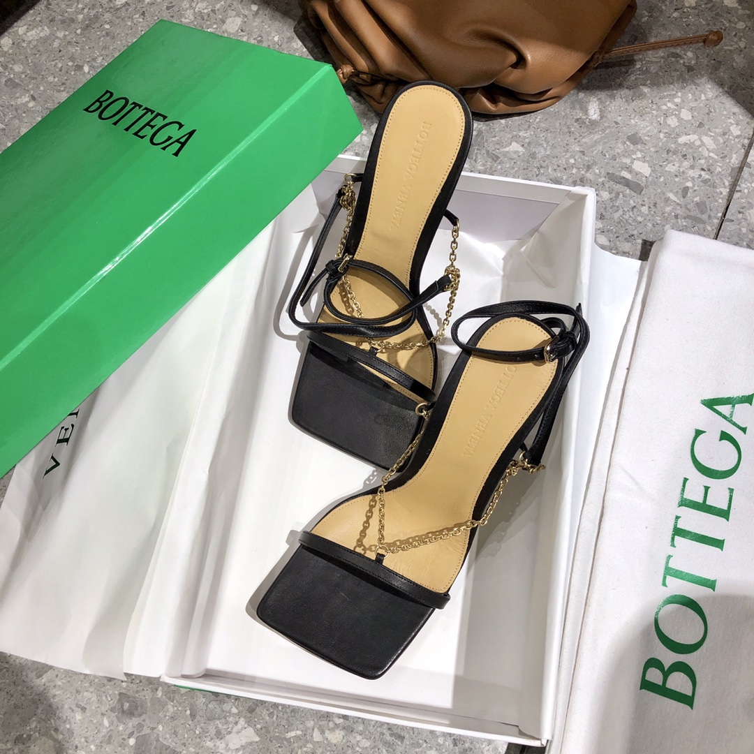 Bo*te*ga ve*ne*ta 2021ss heels