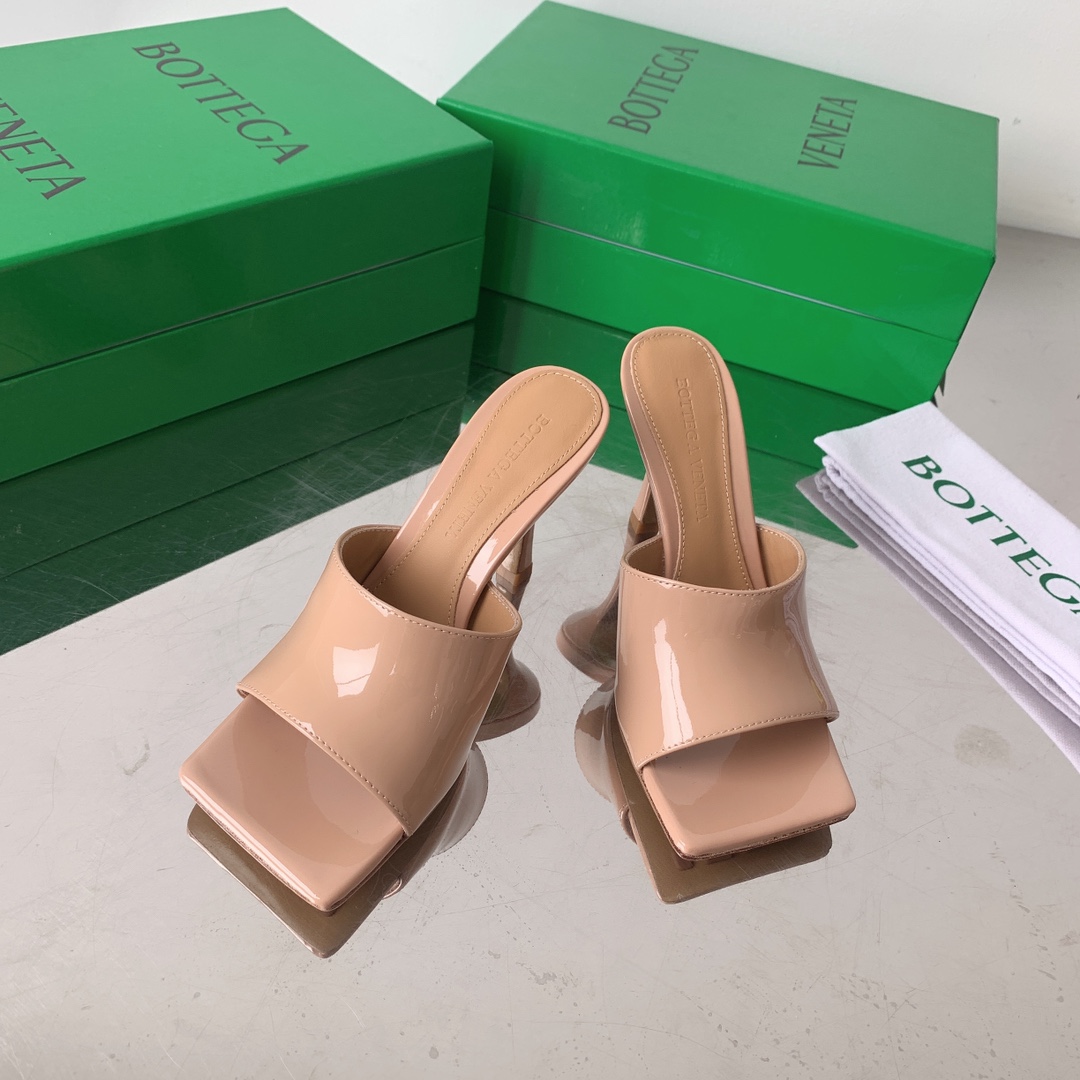 Bo*te*ga ve*ne*ta heels