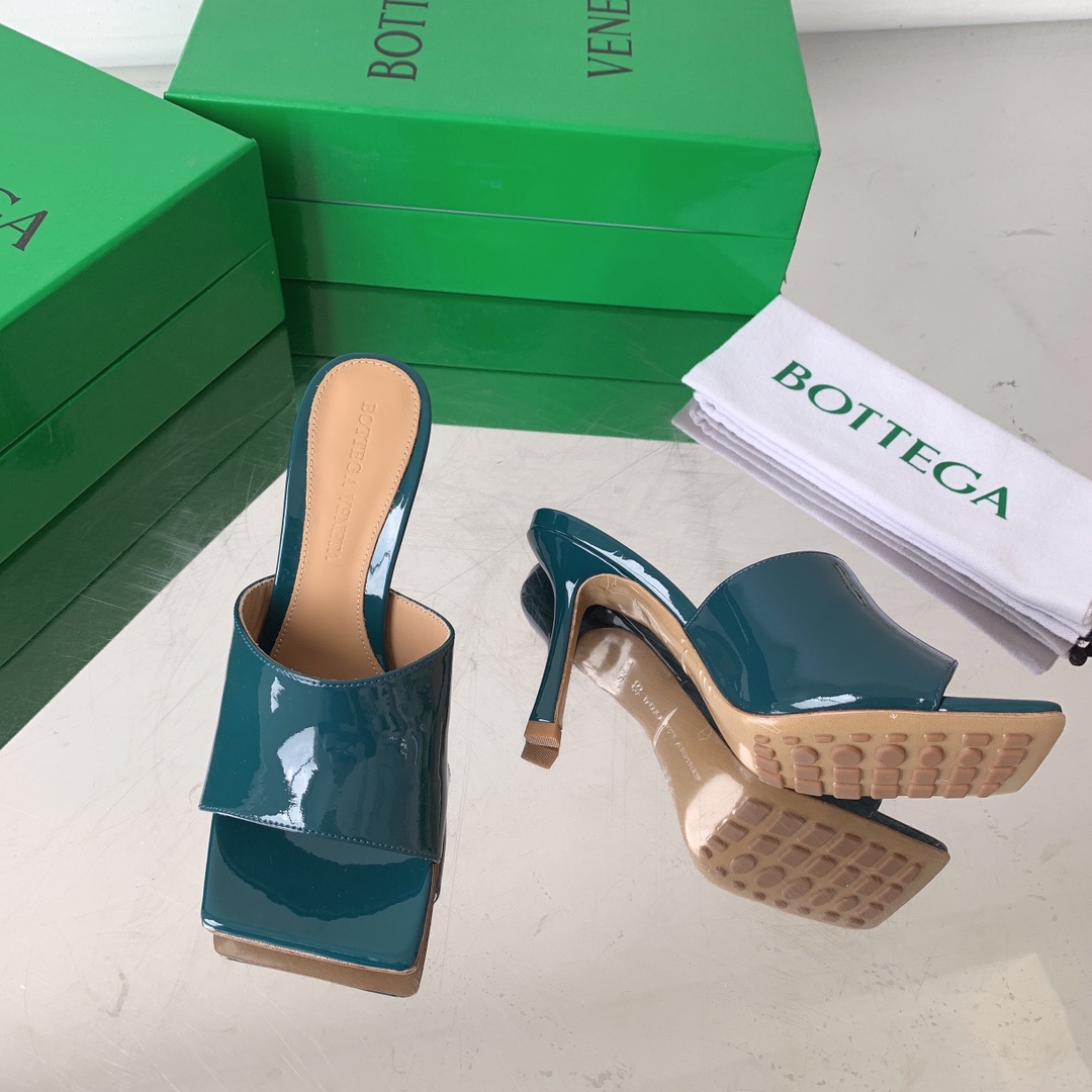 Bo*te*ga ve*ne*ta heels