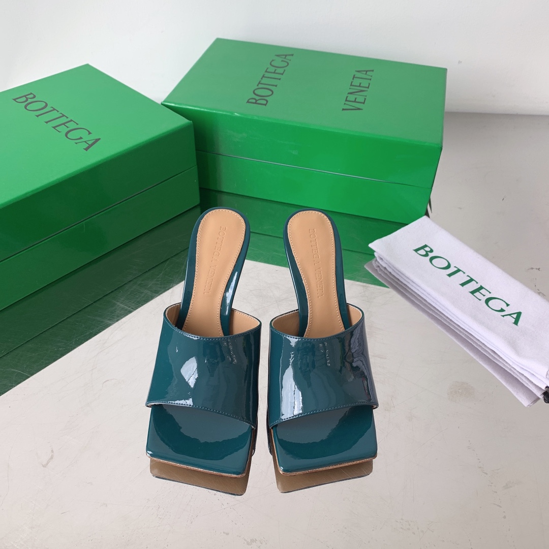 Bo*te*ga ve*ne*ta heels