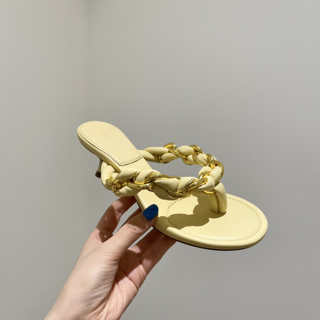 Bo*te*ga ve*ne*ta heels