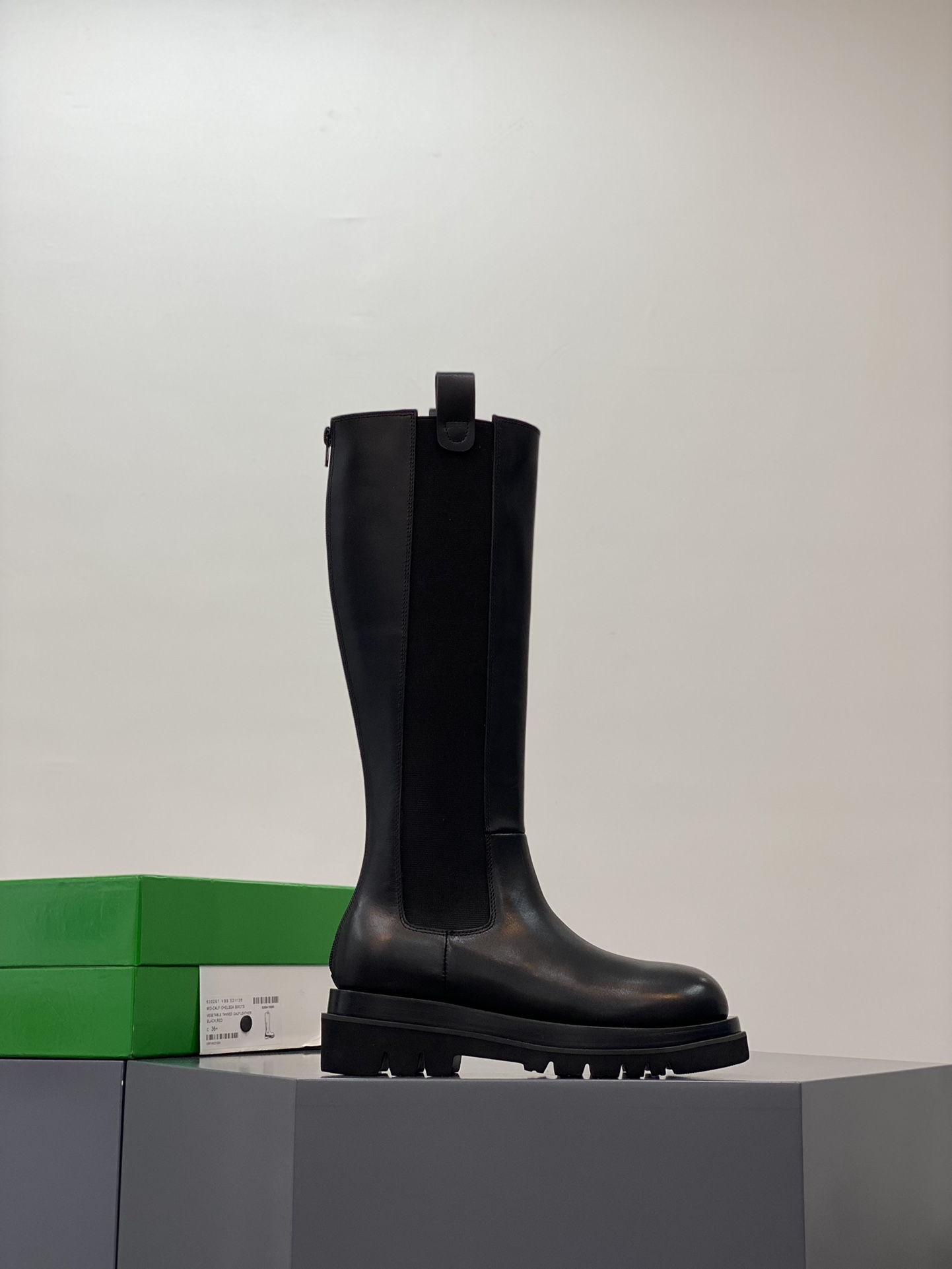 Bo*te*ga ve*ne*ta boots