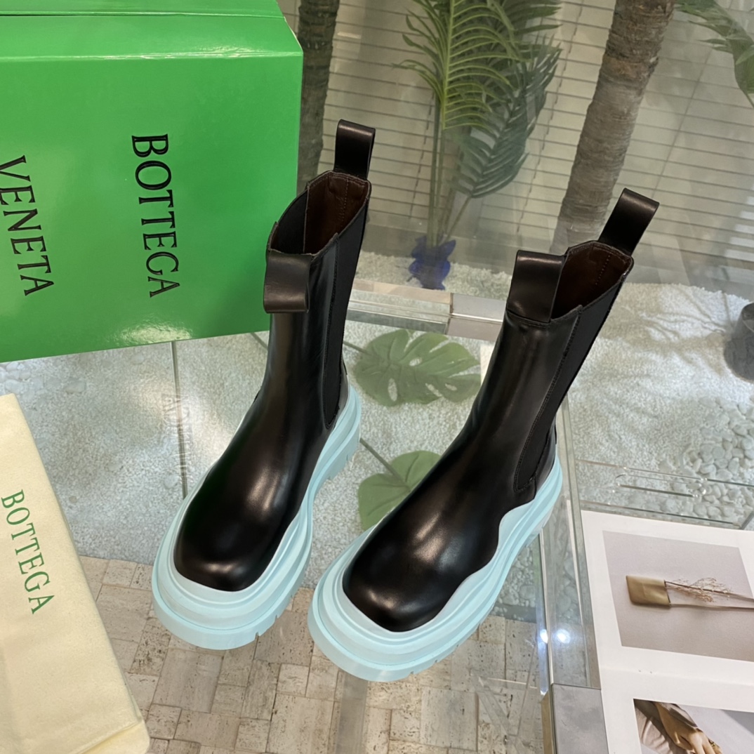 Bo*te*ga ve*ne*ta boots