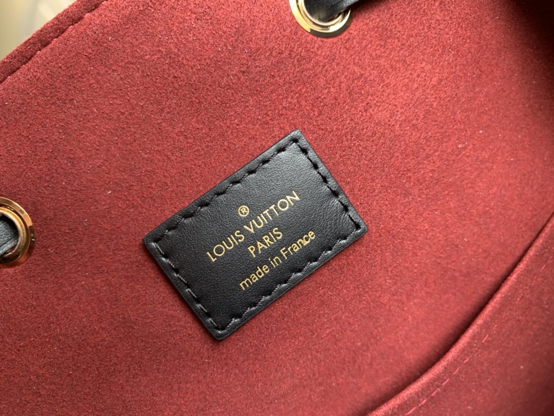 l**is V*t*n montsouris backpack-27.5 x 33.0 x 14.cm