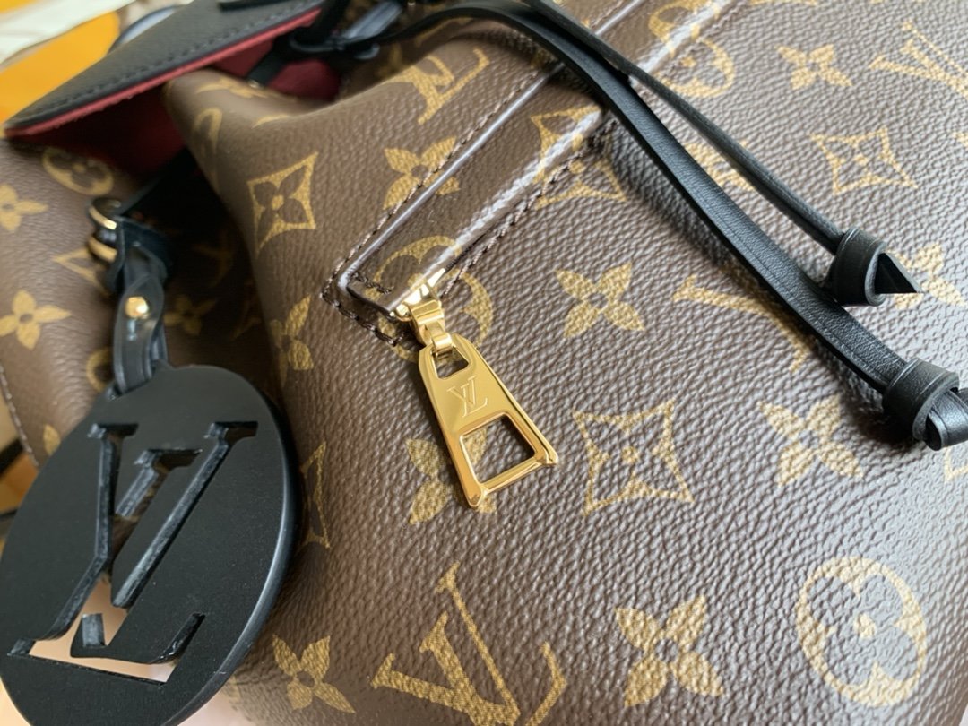 l**is V*t*n montsouris backpack-27.5 x 33.0 x 14.cm