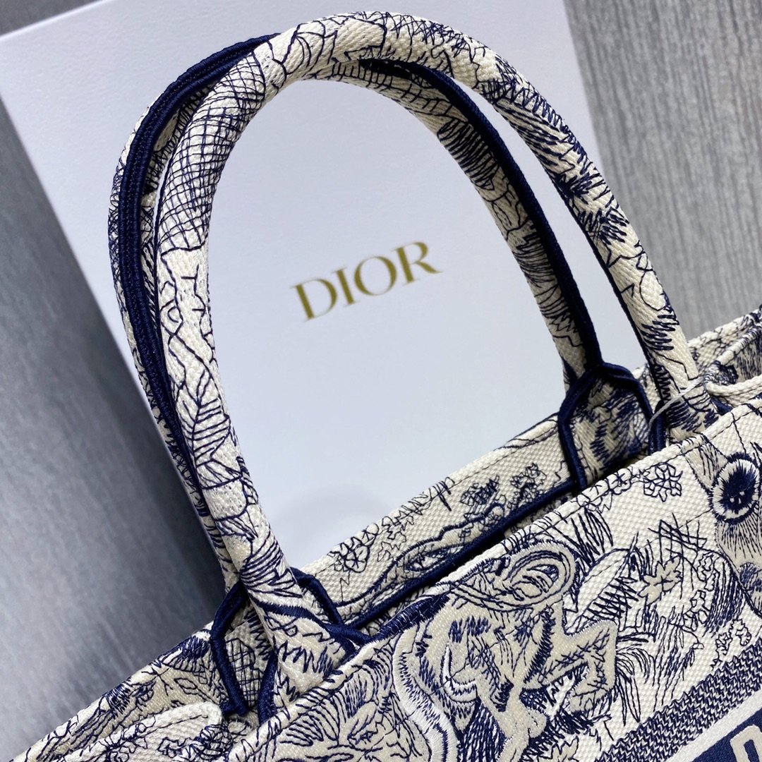 D*or small book tote-36.5cm