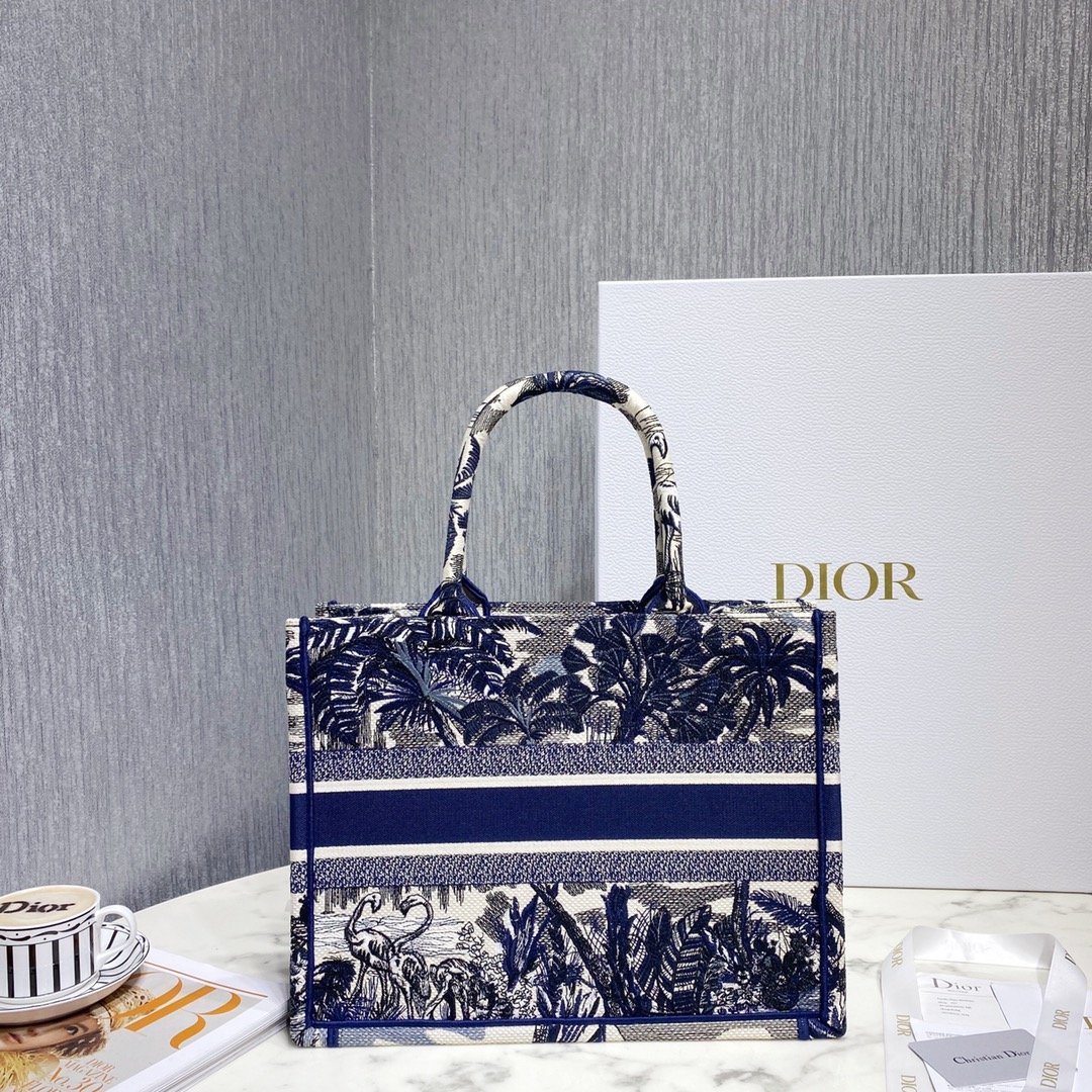 D*or small book tote-36.5cm