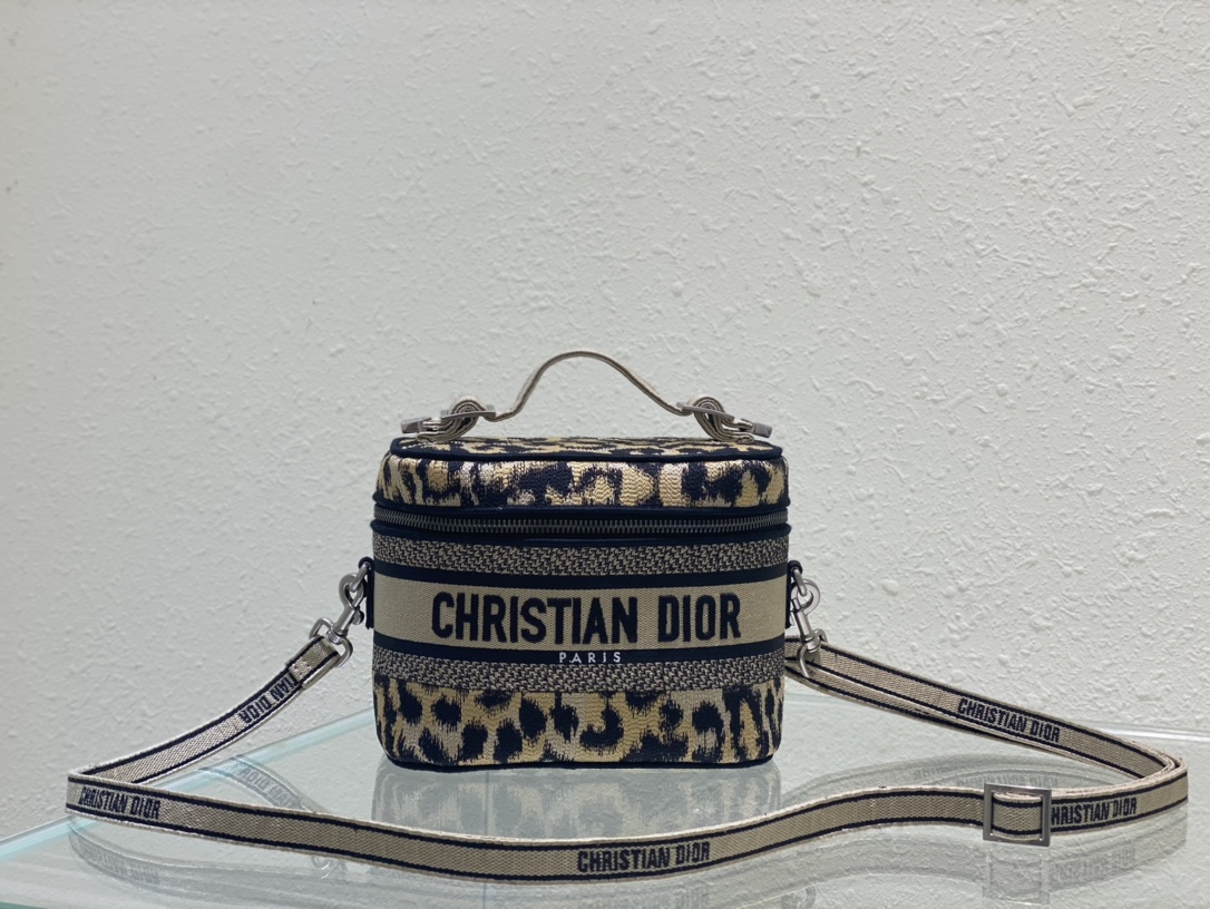 D*or cosmetic bag-18*.5*13*10.5cm