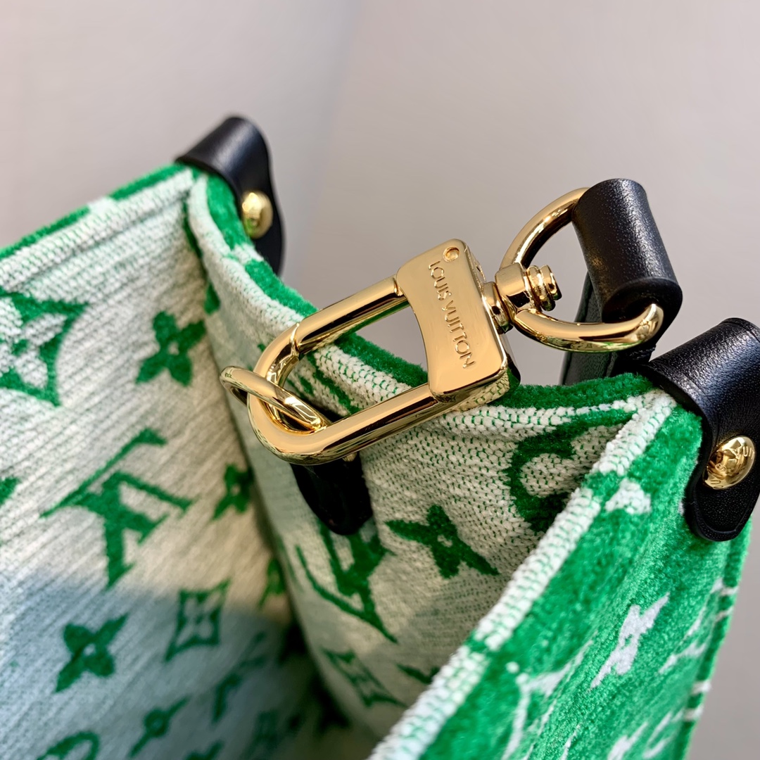 l**is V*t*n onthego handbag-25*19*11.5 cm