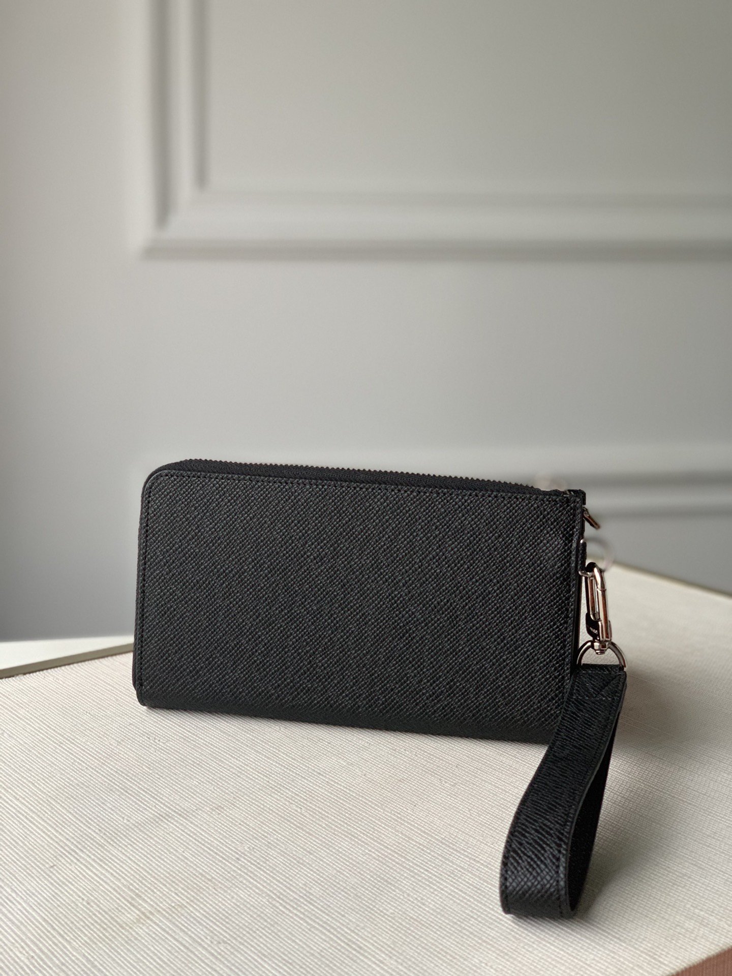 l**is V*t*n zippy dragonne m69409-19*10cm