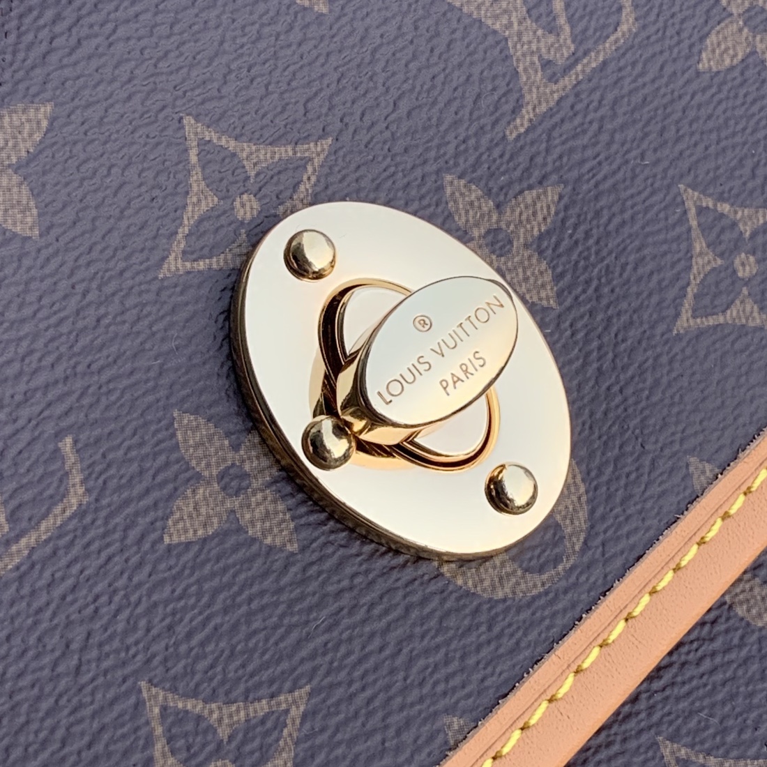 l**is V*t*n tikal pm-22.5×13×8cm