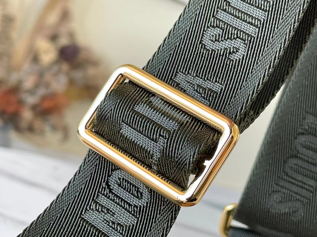 l**is V*t*n multi pochette accessoires-34 x 21.5 x 5cm