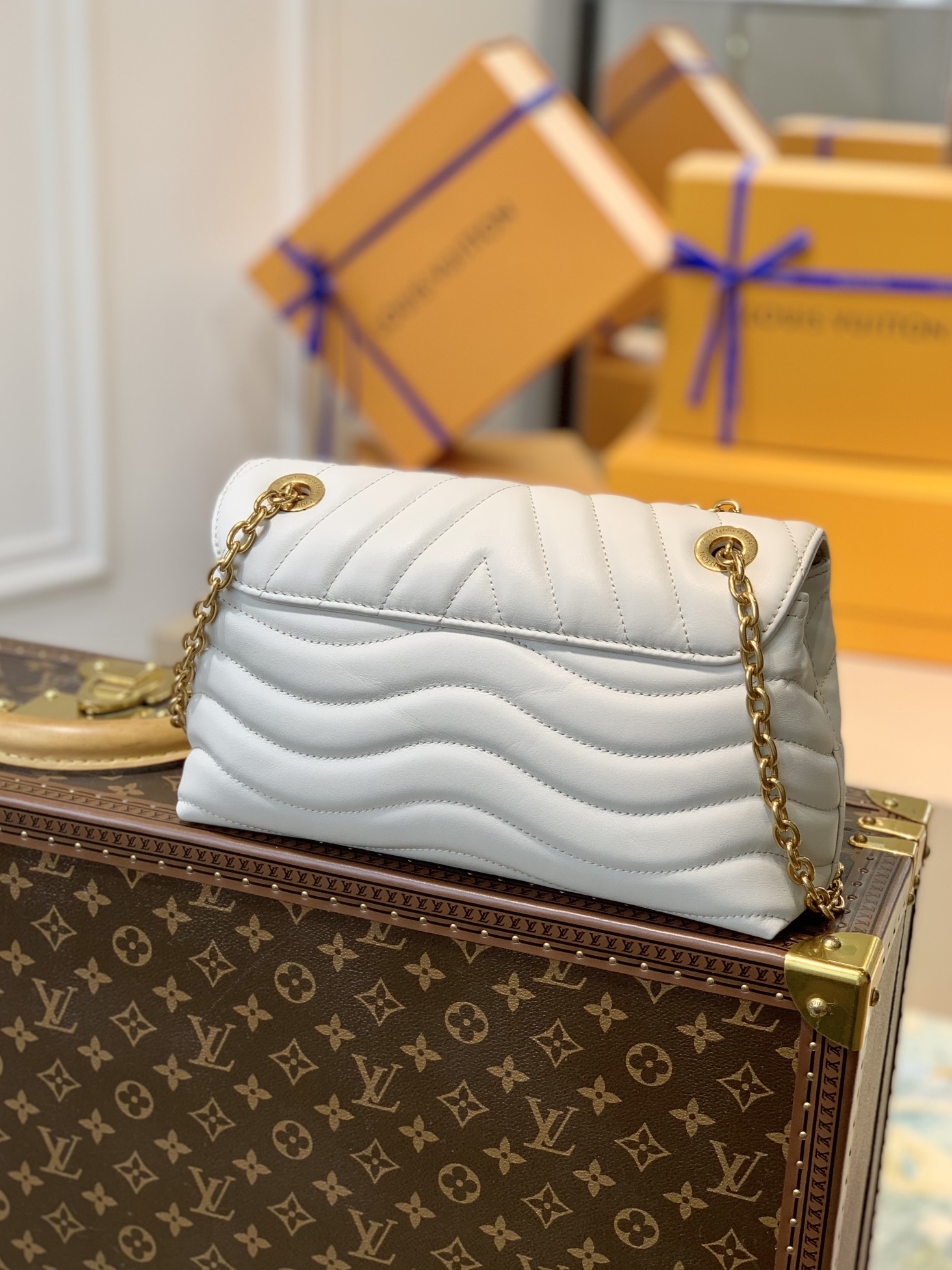 l**is V*t*n new wave bag-24x14x9cm