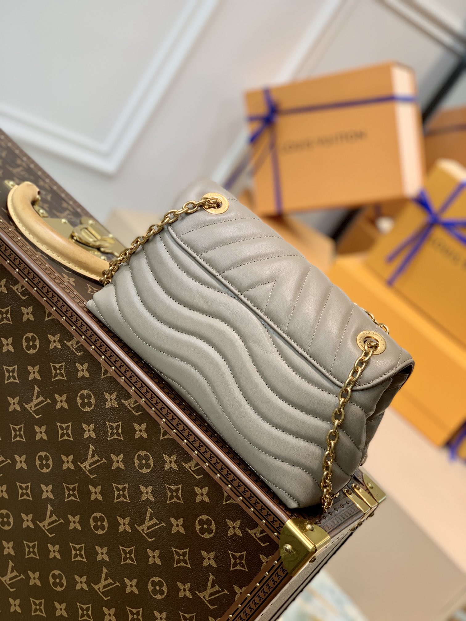 l**is V*t*n new wave bag-24x14x9cm