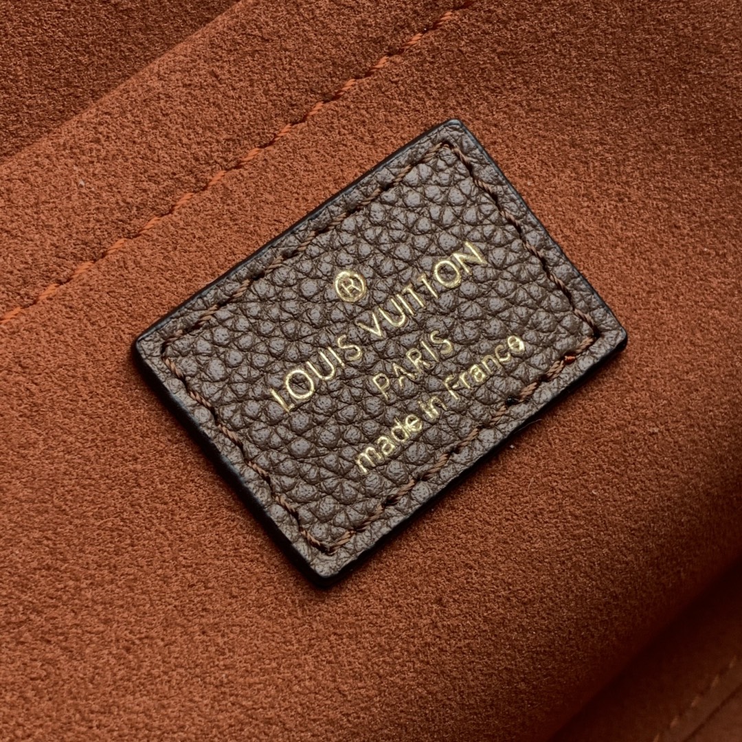 l**is V*t*n m58949 mylockme bb-22.5 x 17.0 x 5.5cm