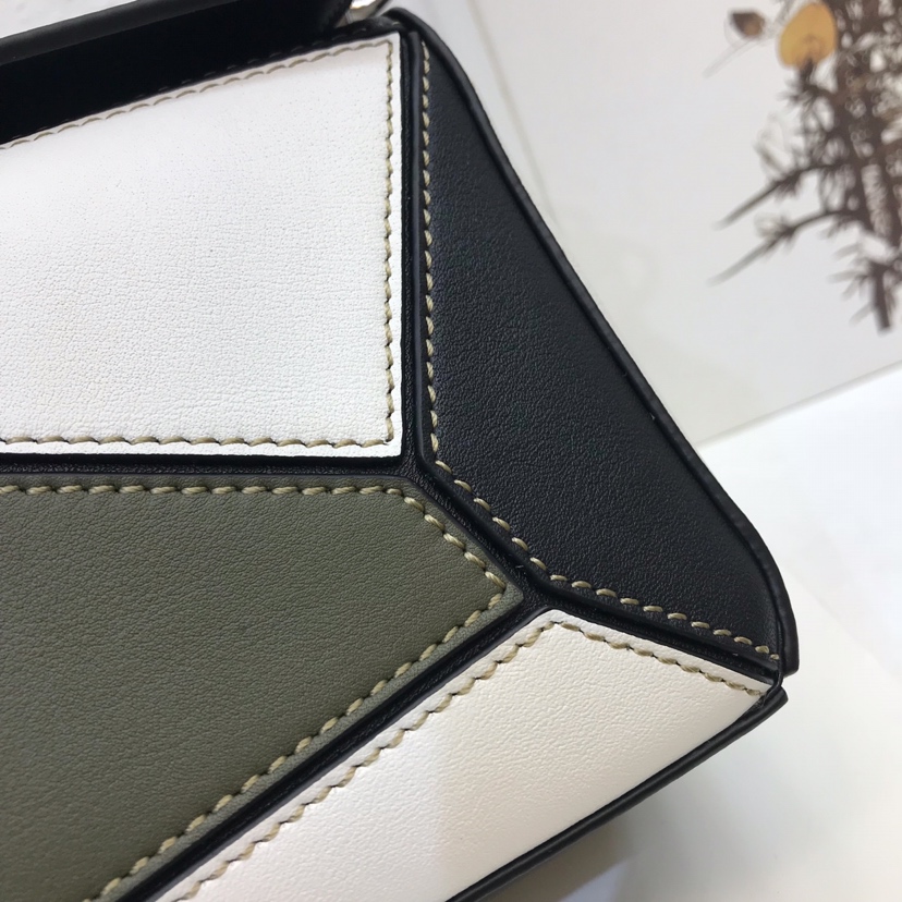 Loewe Puzzle Medium Bag-29*18*12CM