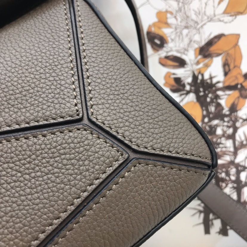 Loewe Puzzle Medium Bag-29*18*12CM