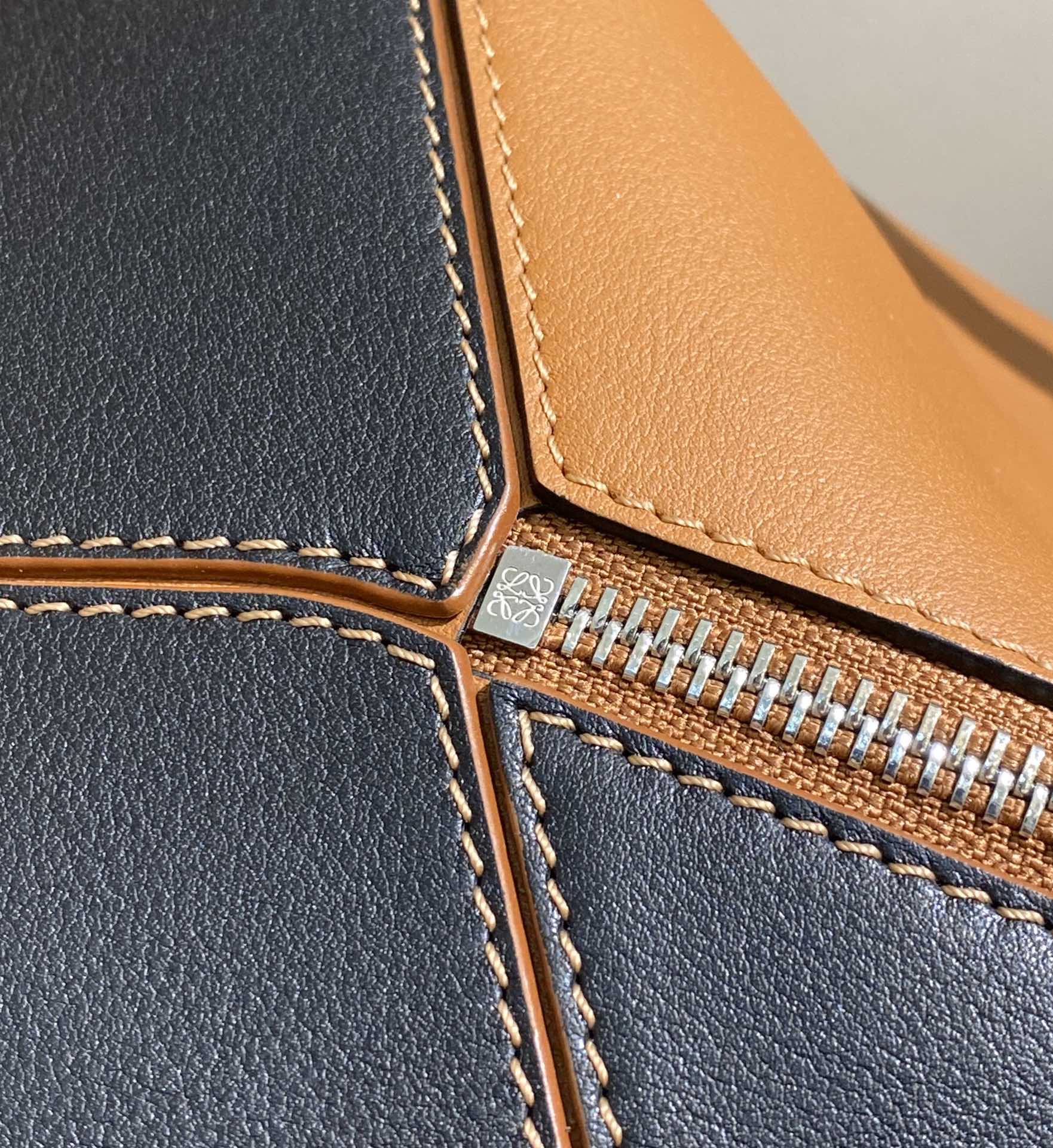 Loewe Puzzle Small Bag-24*10*14CM