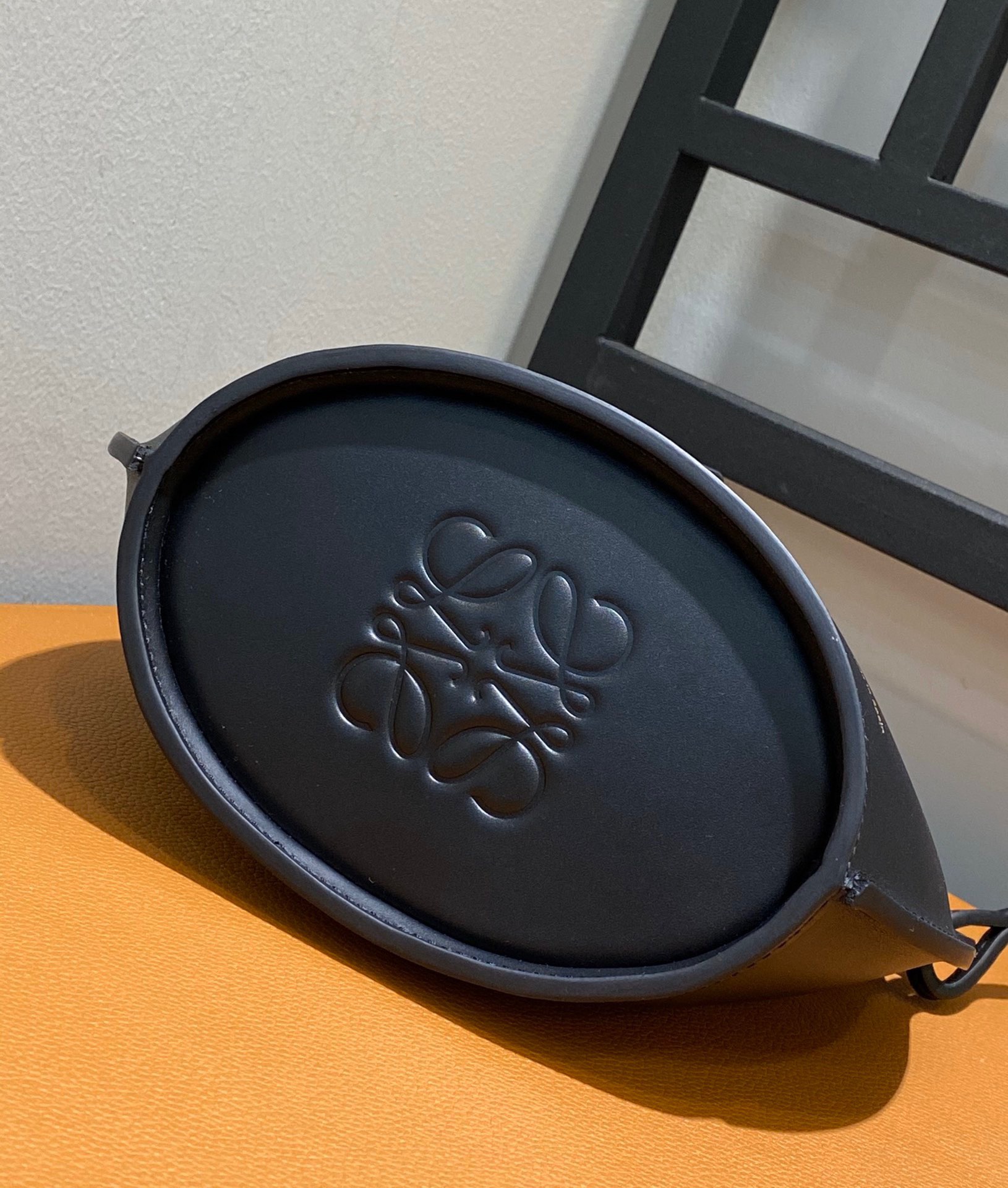 Loewe Moulded Bucket Bag-24*16*12CM