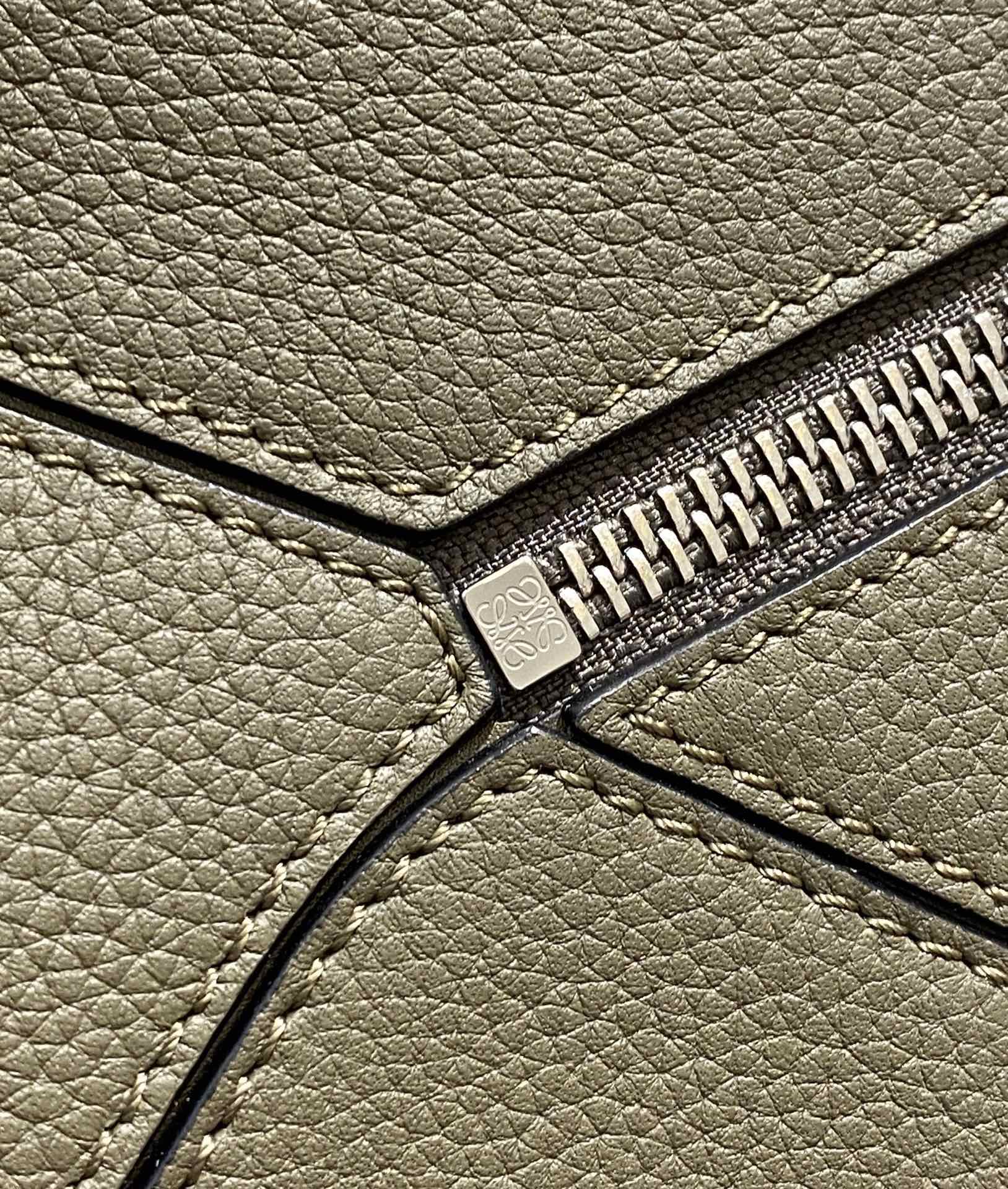 Loewe Puzzle Medium Bag-29*18*12CM