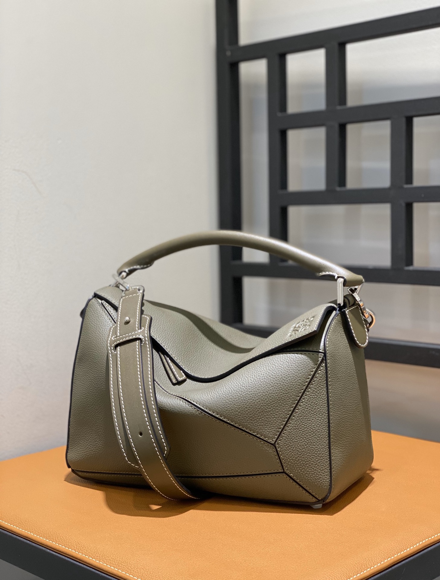 Loewe Puzzle Medium Bag-29*18*12CM